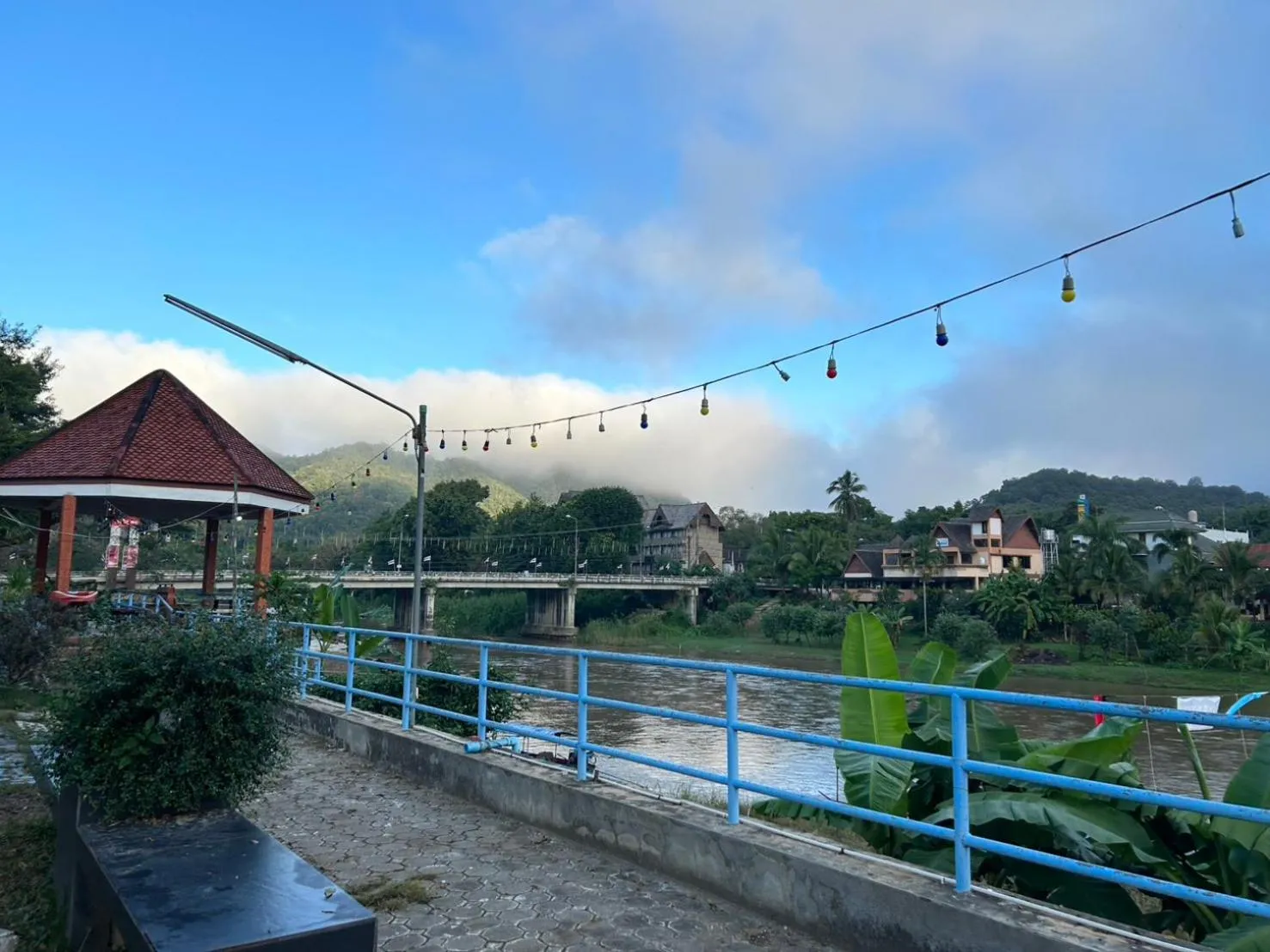 Garden in Saranya River House สรัญญาริเวอร์เฮาส์