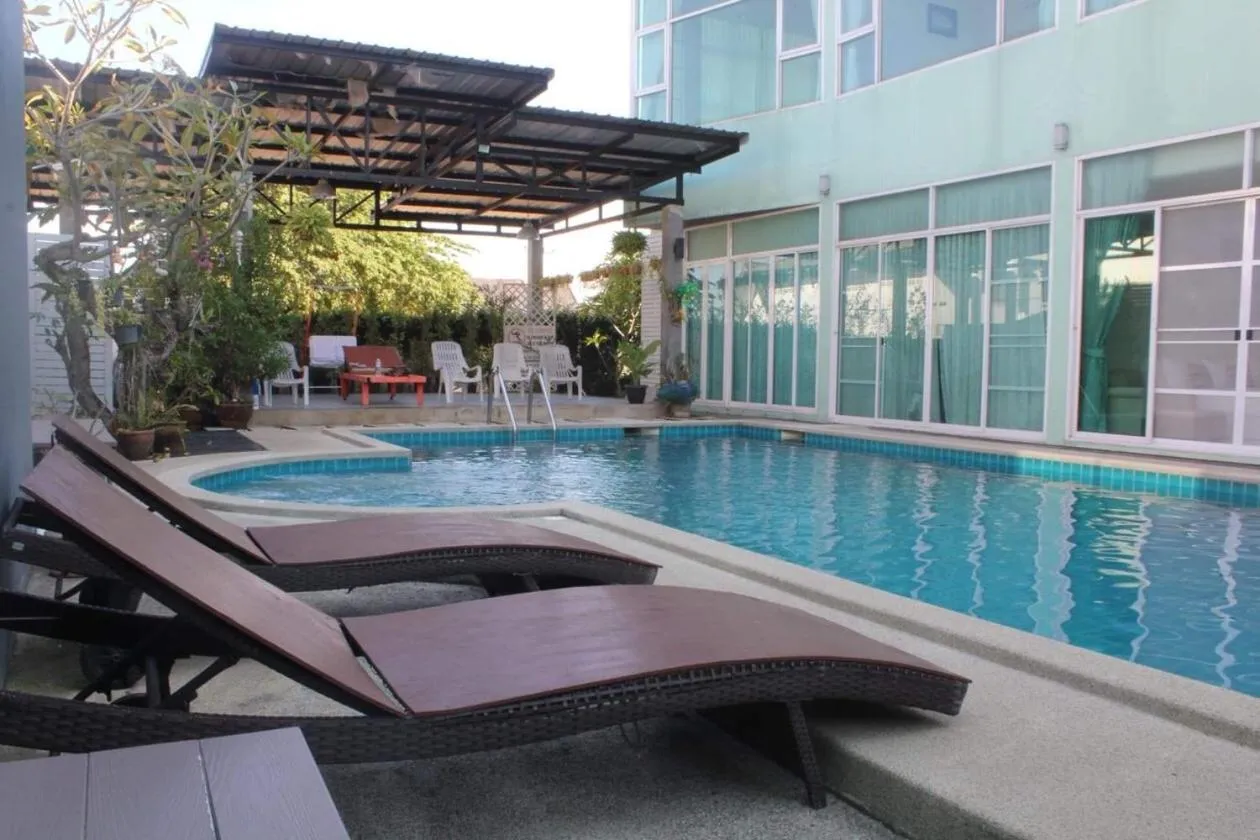 Swimming pool in Saranya River House สรัญญาริเวอร์เฮาส์