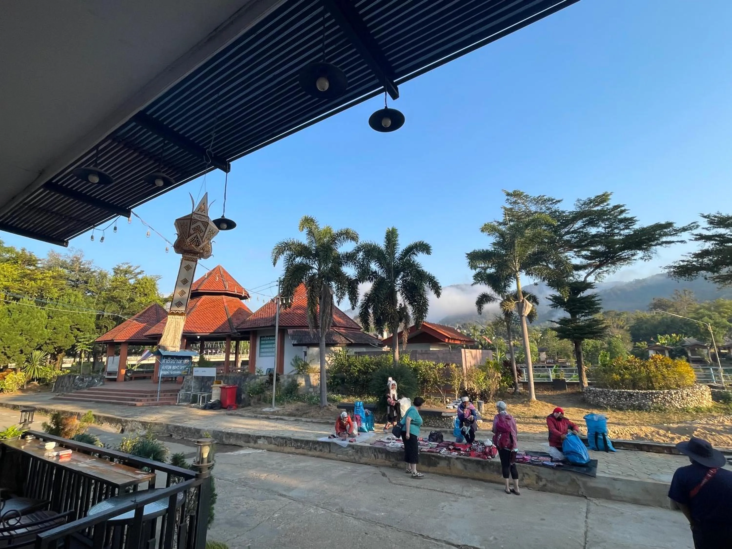 Garden in Saranya River House สรัญญาริเวอร์เฮาส์