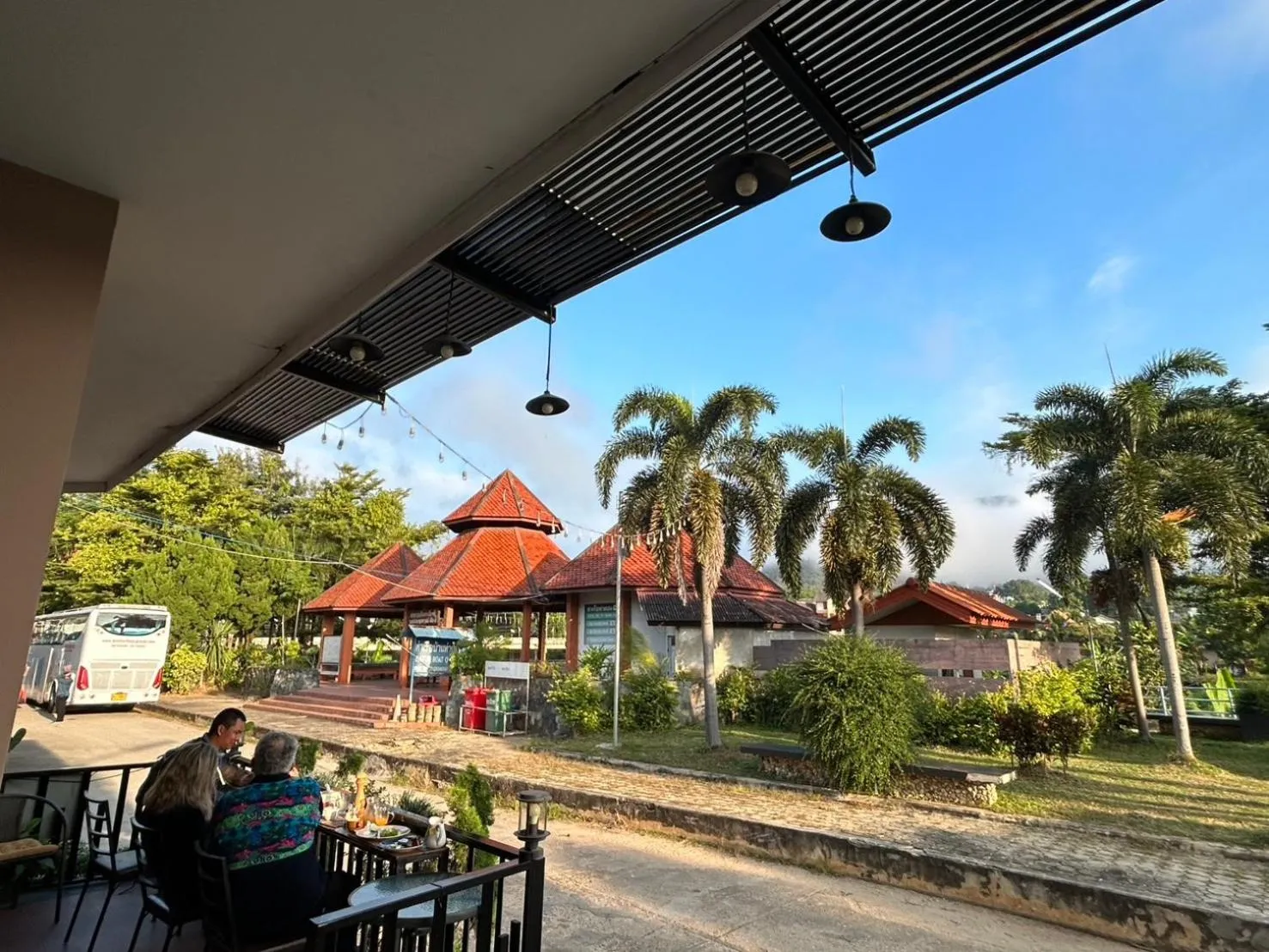 Garden in Saranya River House สรัญญาริเวอร์เฮาส์