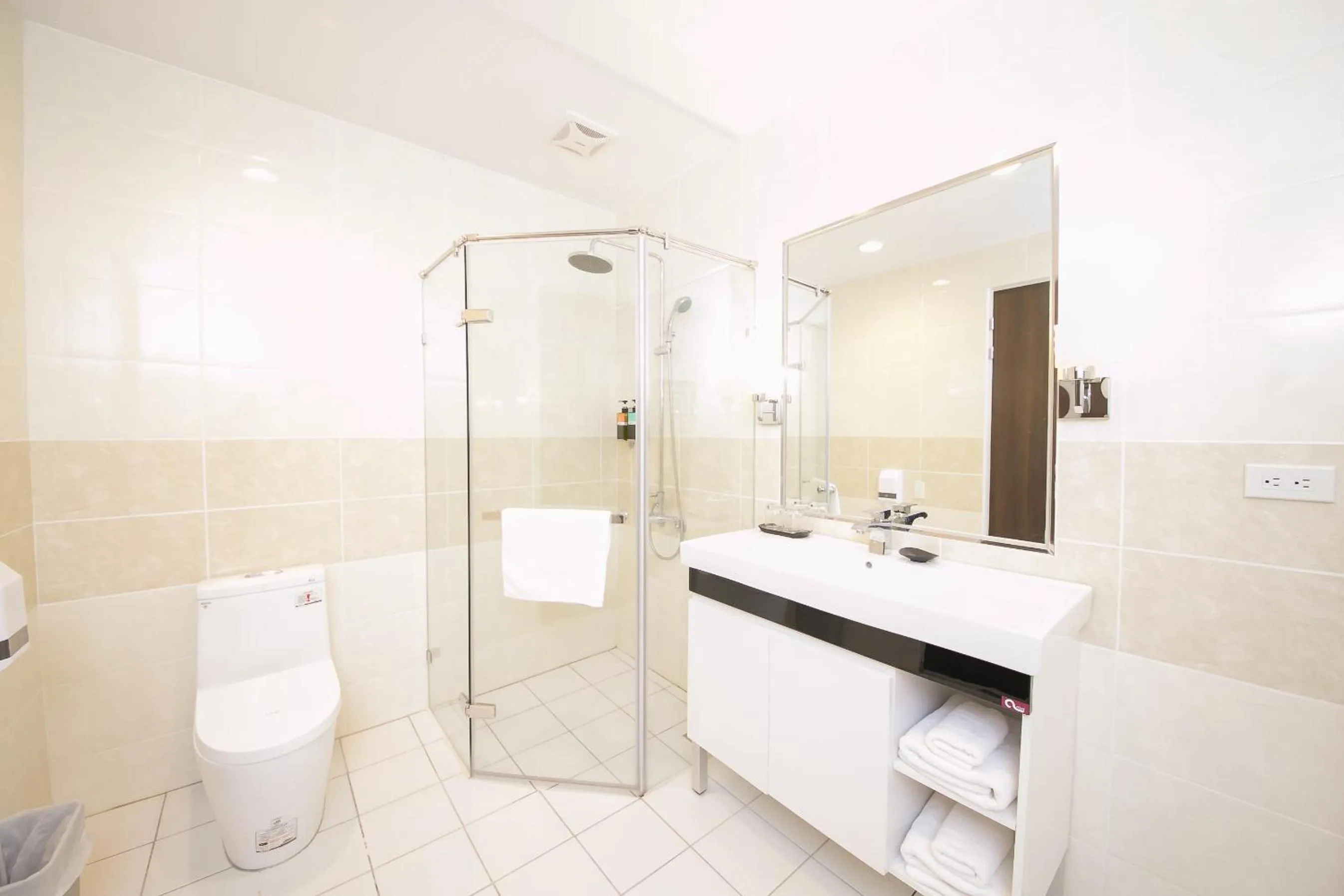 Bathroom in Sunseed International Villa Hotel