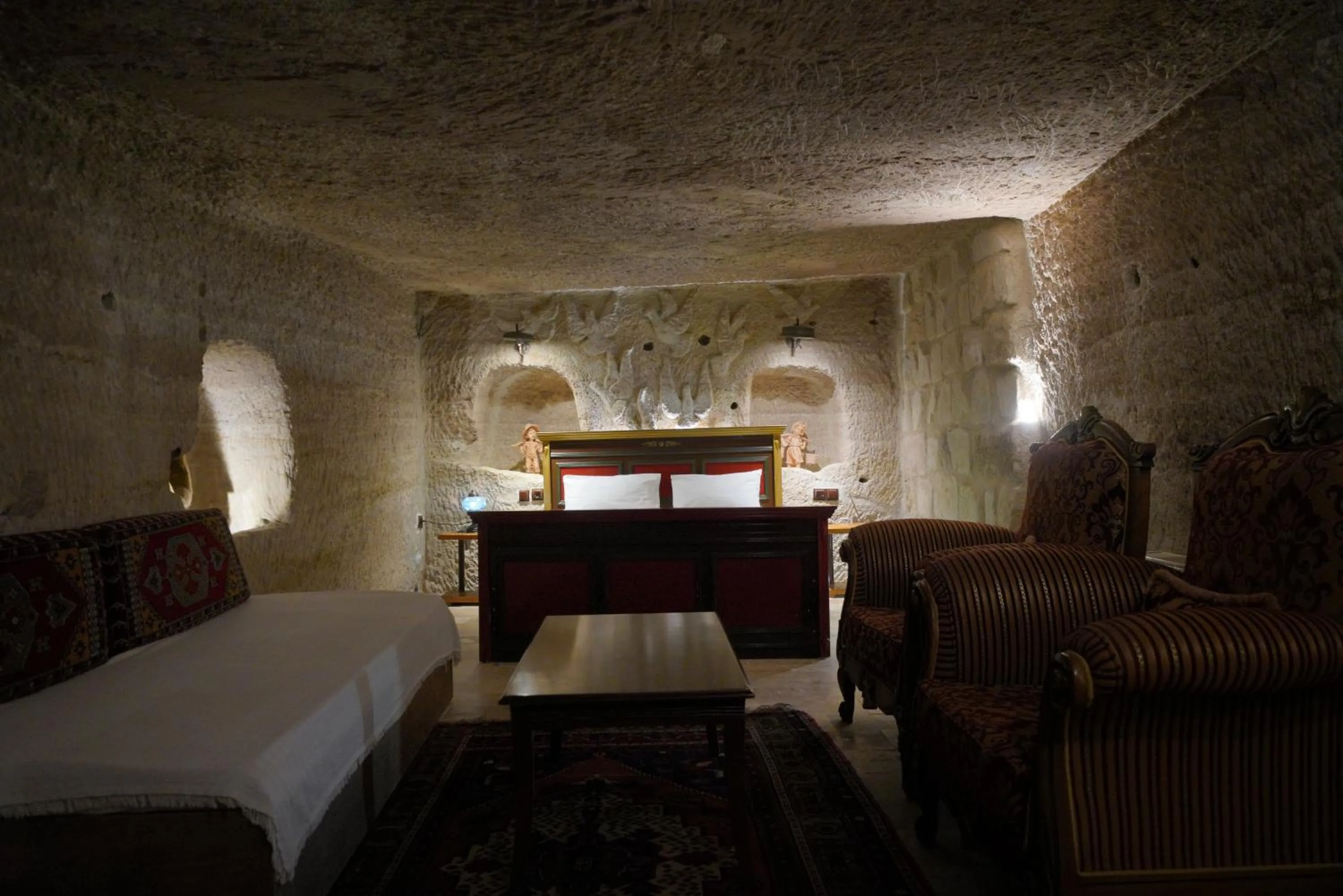 Bed in Turan Cappadocia Cave