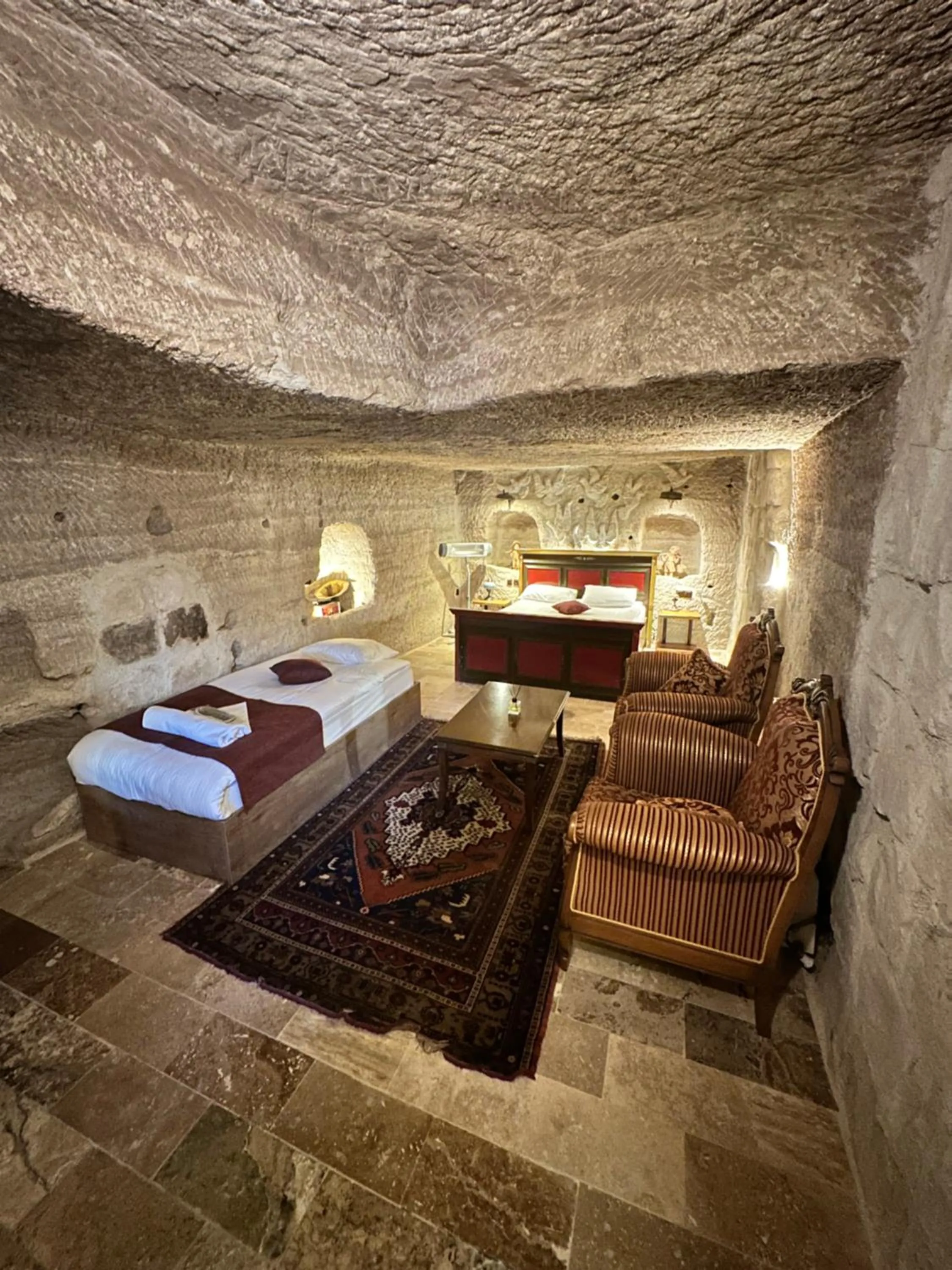 Photo of the whole room, Bed in Turan Cappadocia Cave