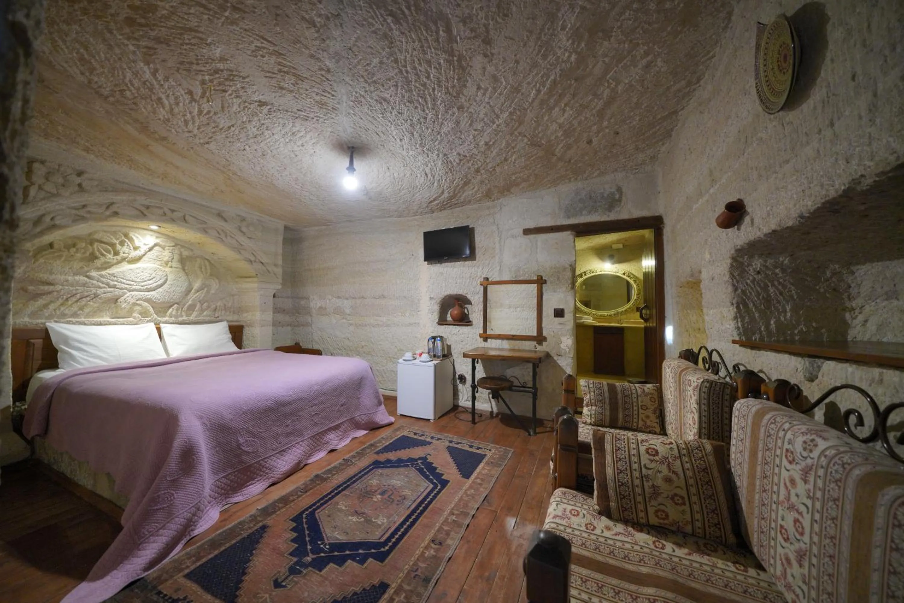 Bed in Turan Cappadocia Cave
