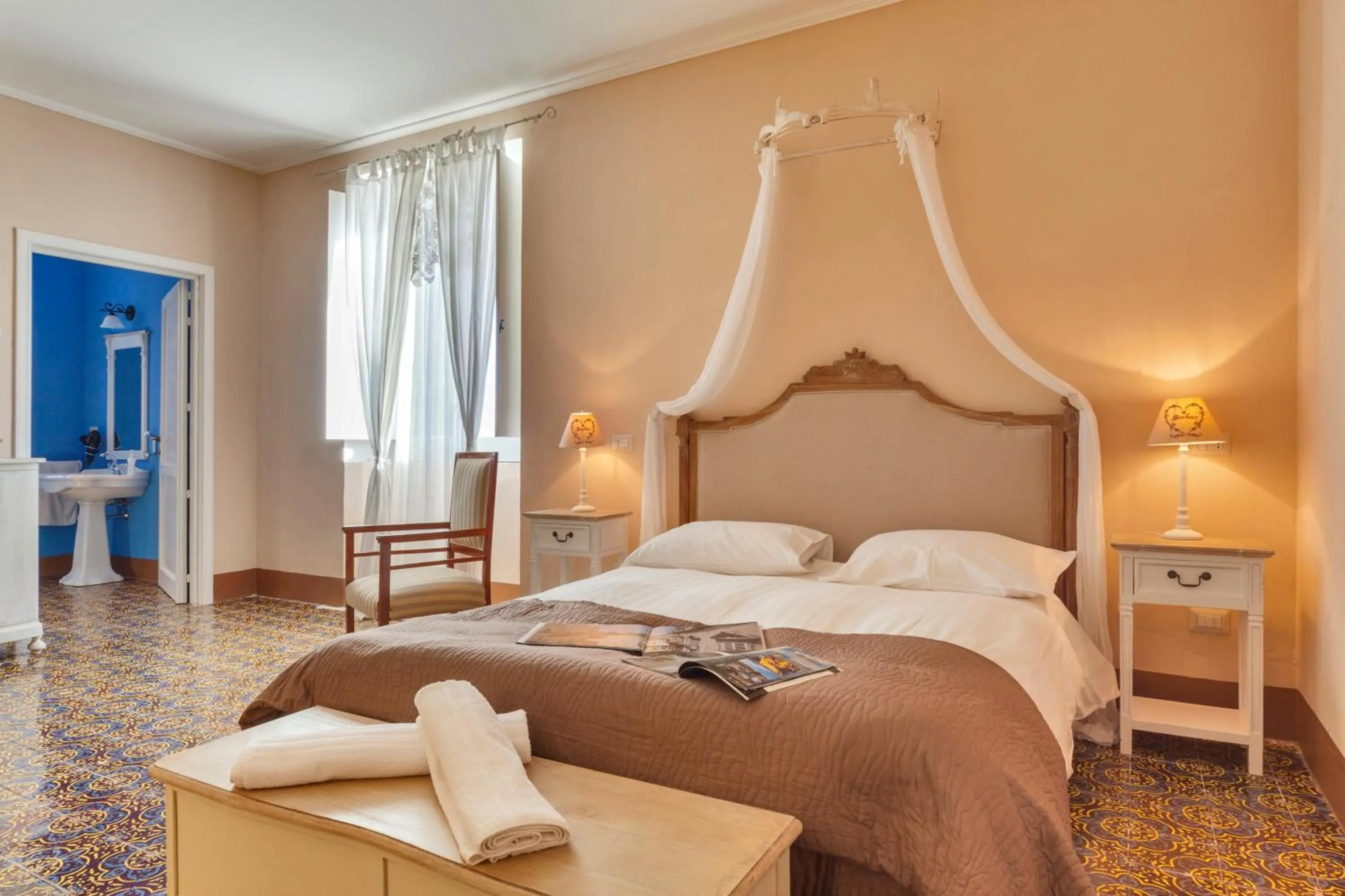 Bathroom, Bed in Borgo del Carato