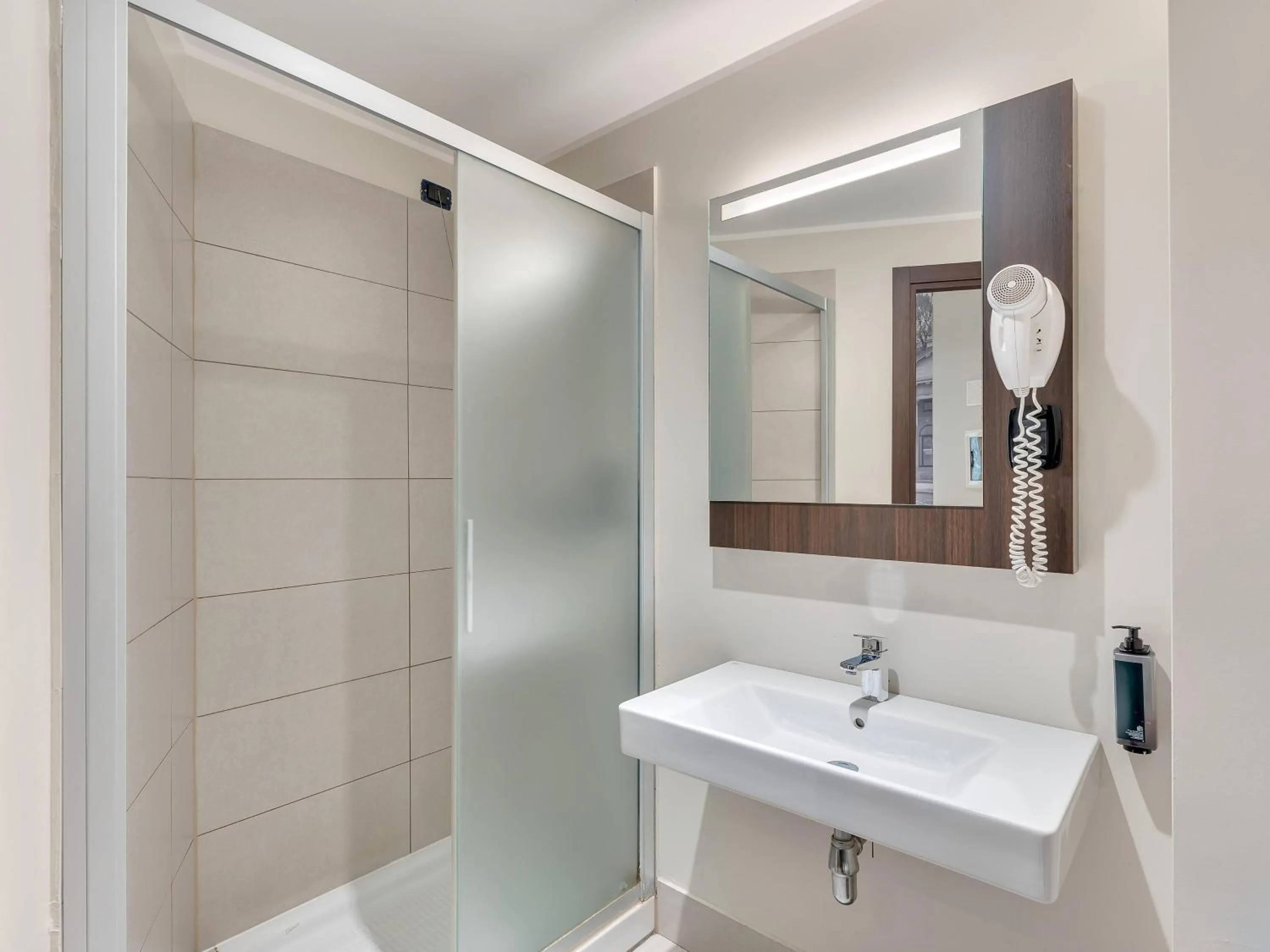 Bathroom in B&B Hotel Bergamo City