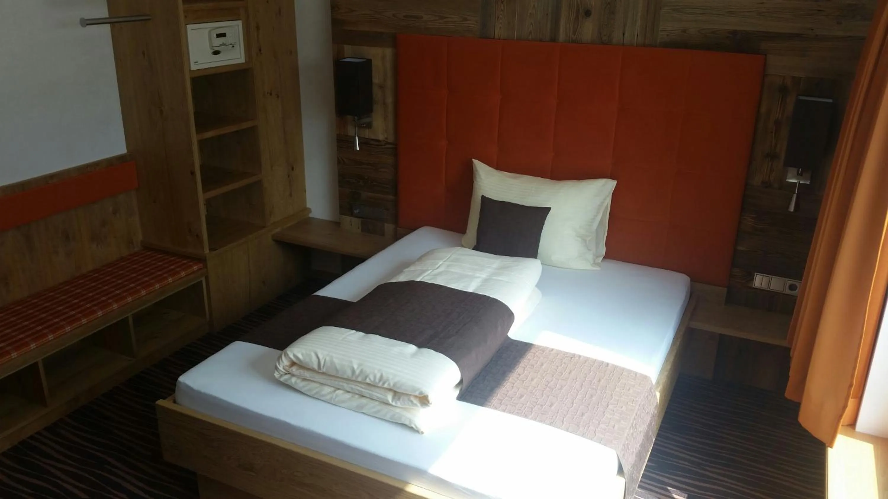 Photo of the whole room, Bed in Alpenflair Hotel