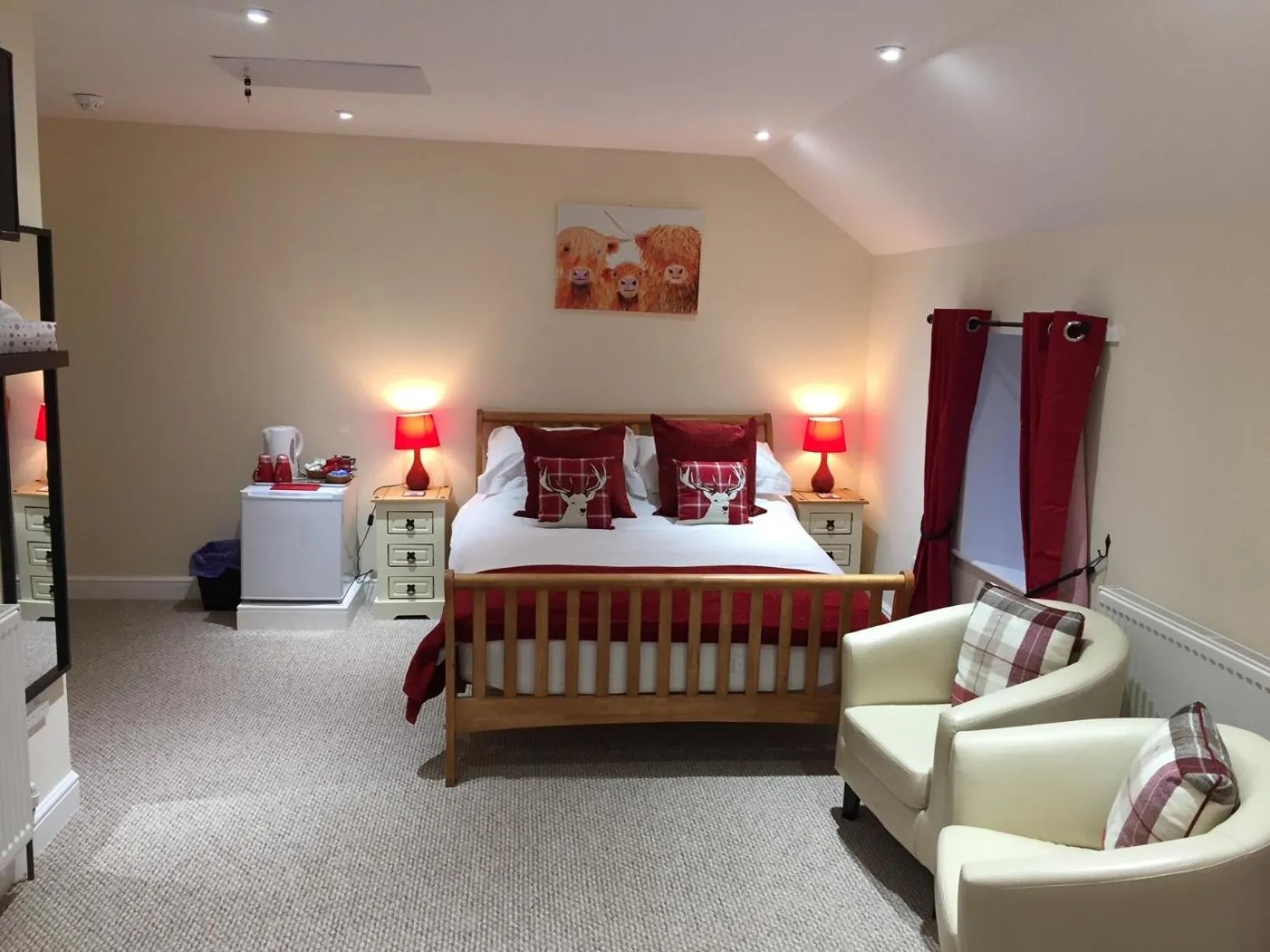 Bedroom, Bed in The Village Inn