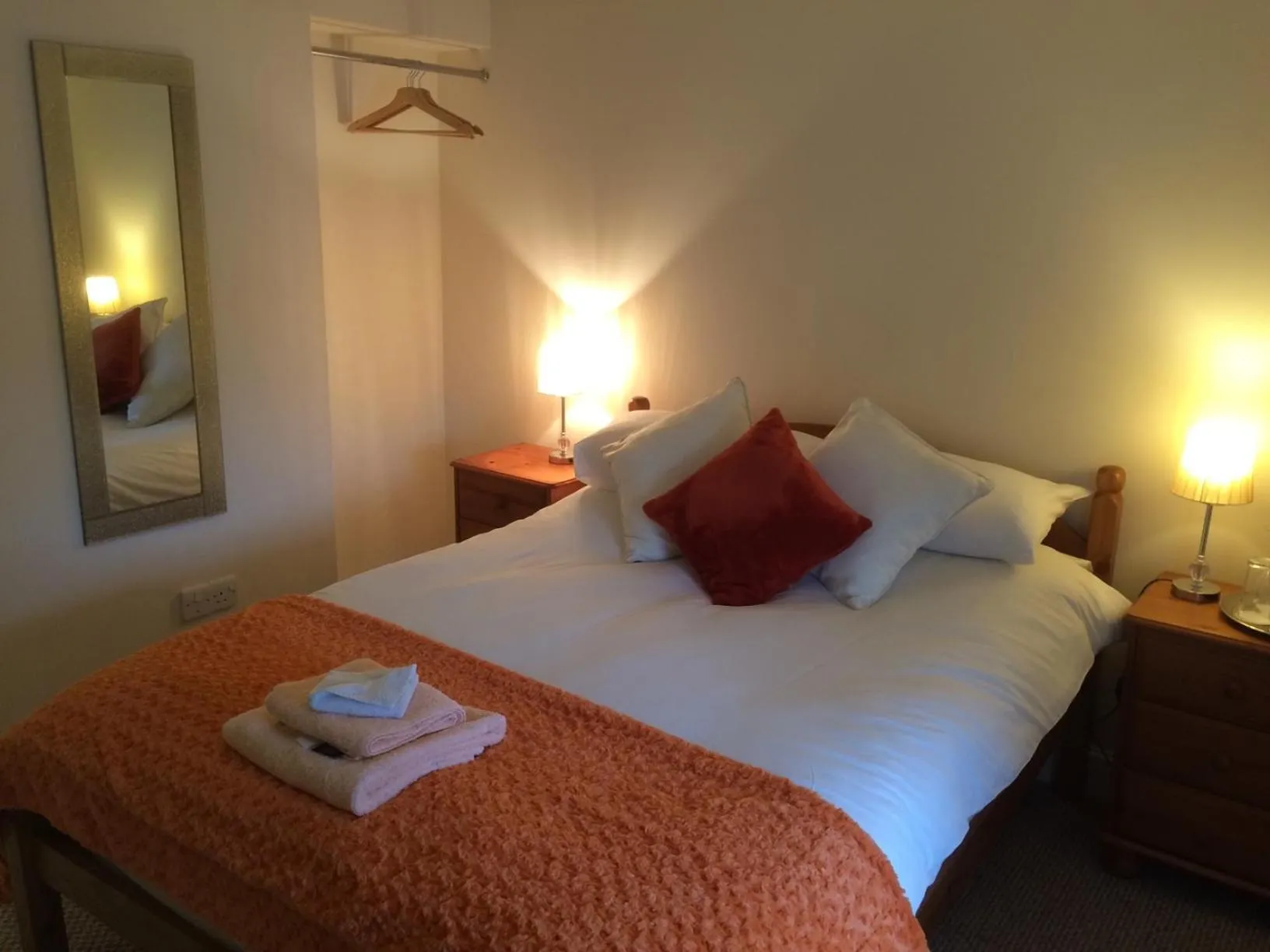 Bedroom, Bed in The Village Inn