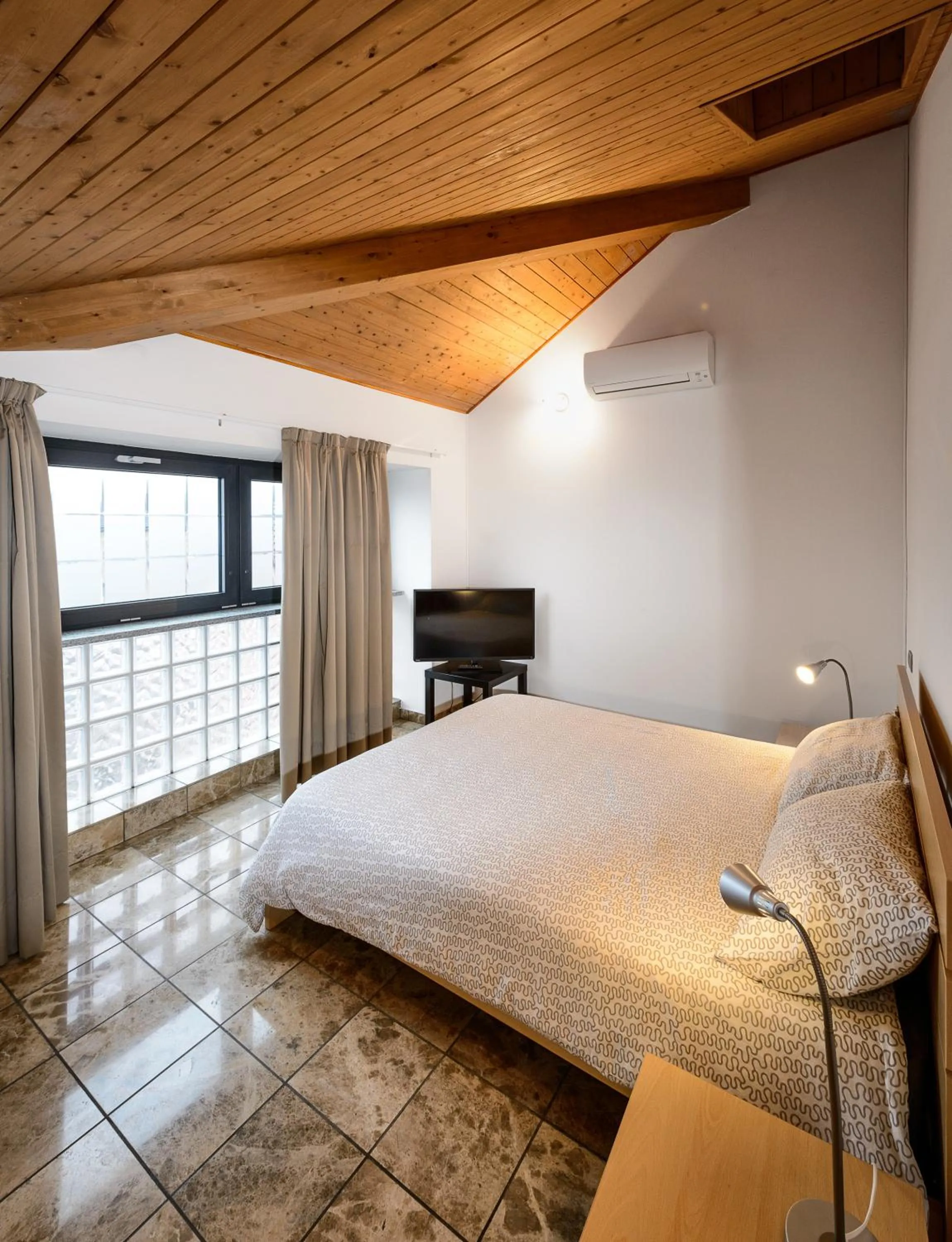 Other, Bed in Faber Apartments-Residence Style