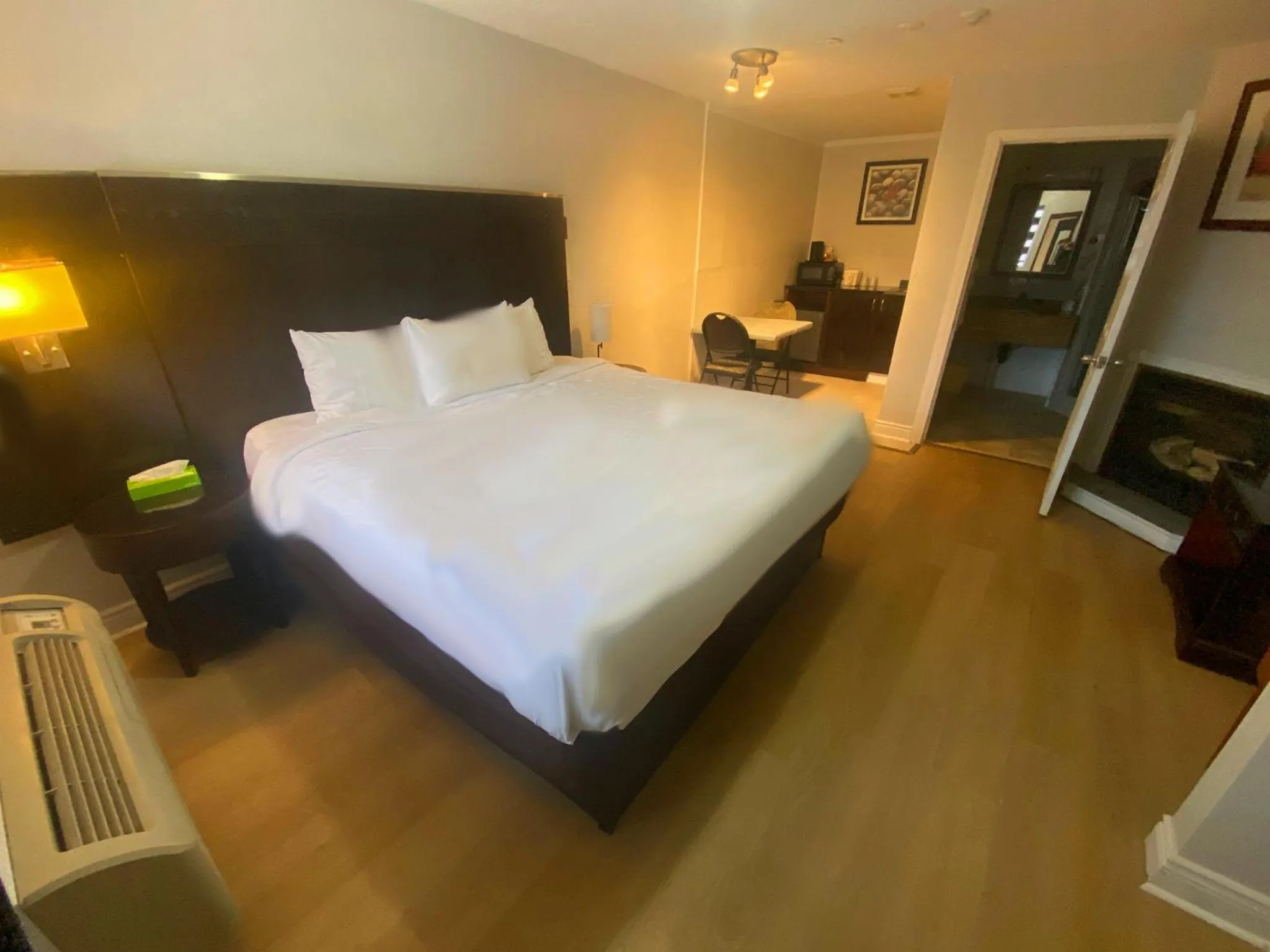 Bed in Riviera Inn And Suites 1000 Islands