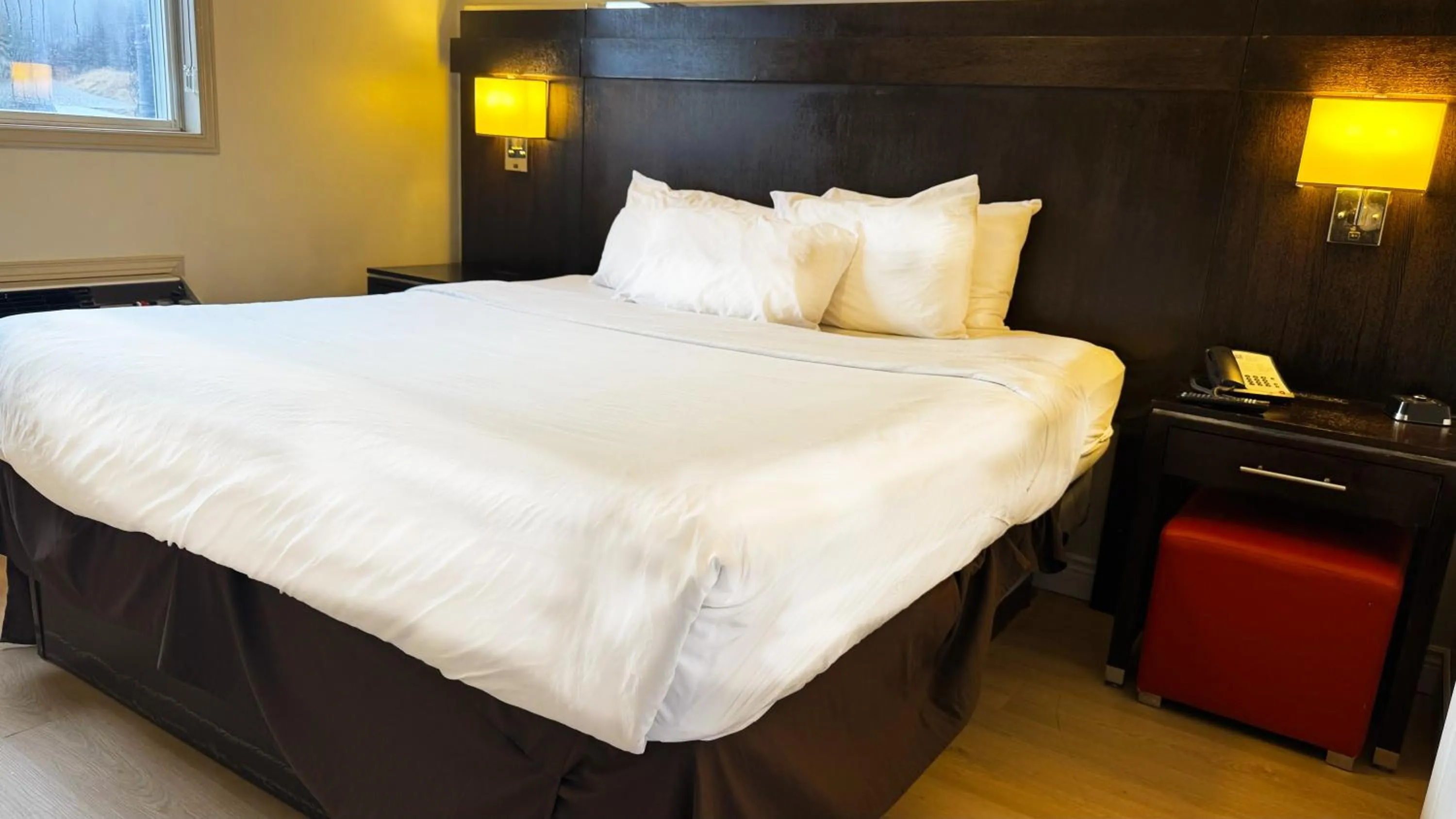 Bed in Riviera Inn And Suites 1000 Islands