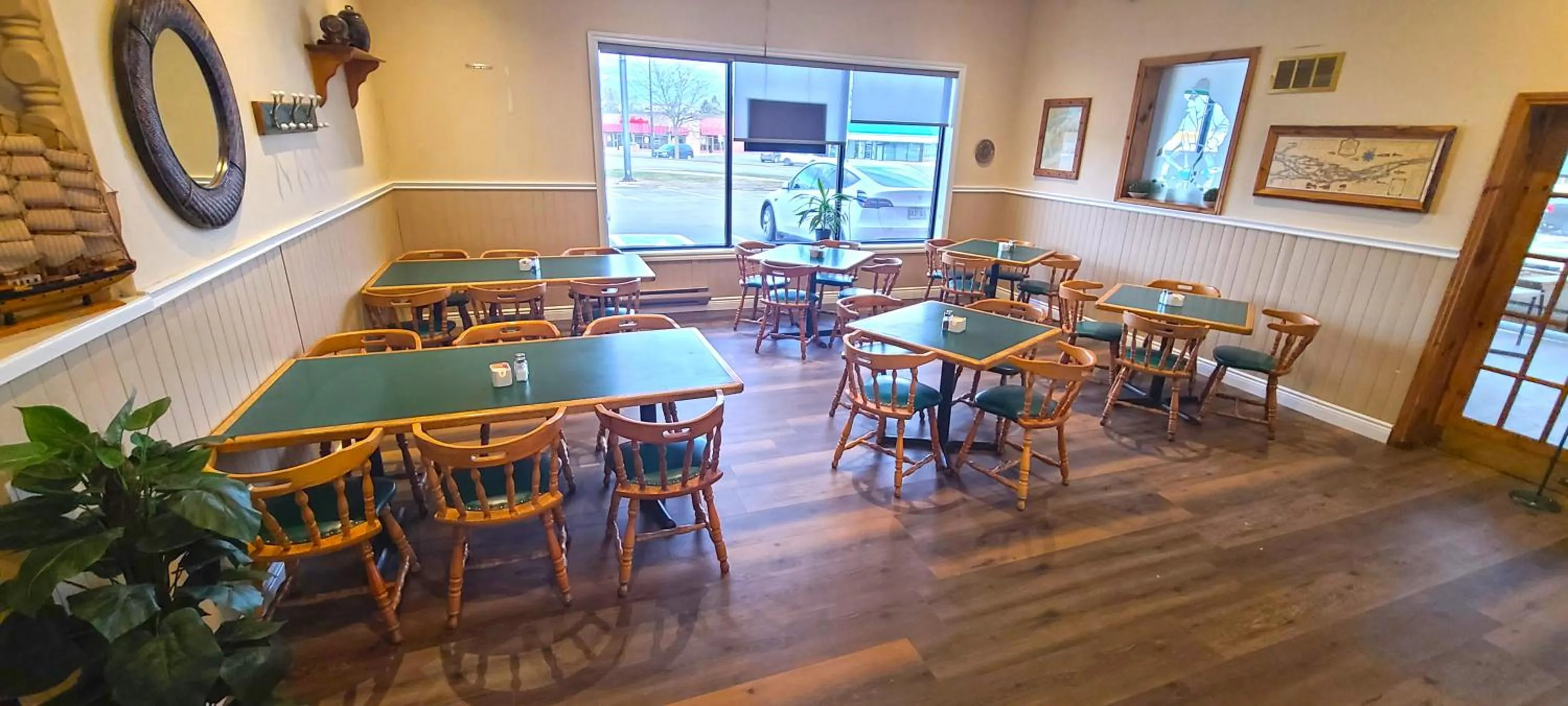 Restaurant/places to eat in Riviera Inn And Suites 1000 Islands