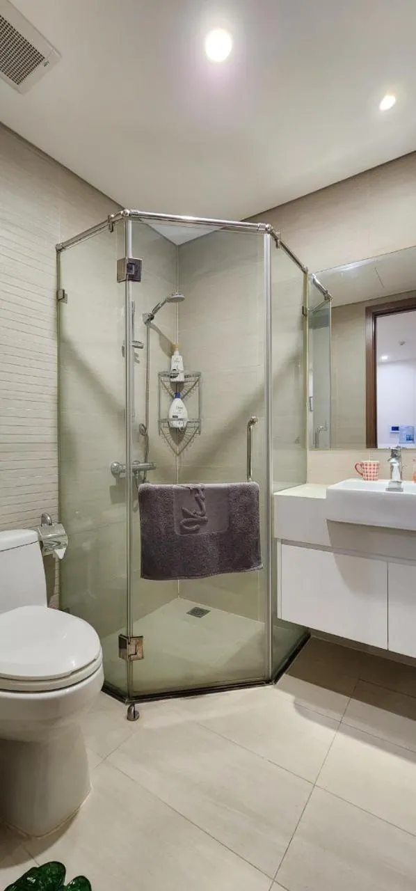Shower in Vinhomes Skylake