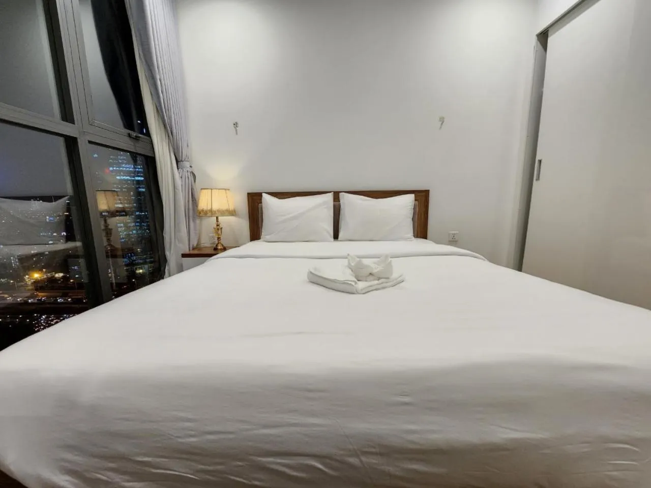 Bed in Vinhomes Skylake