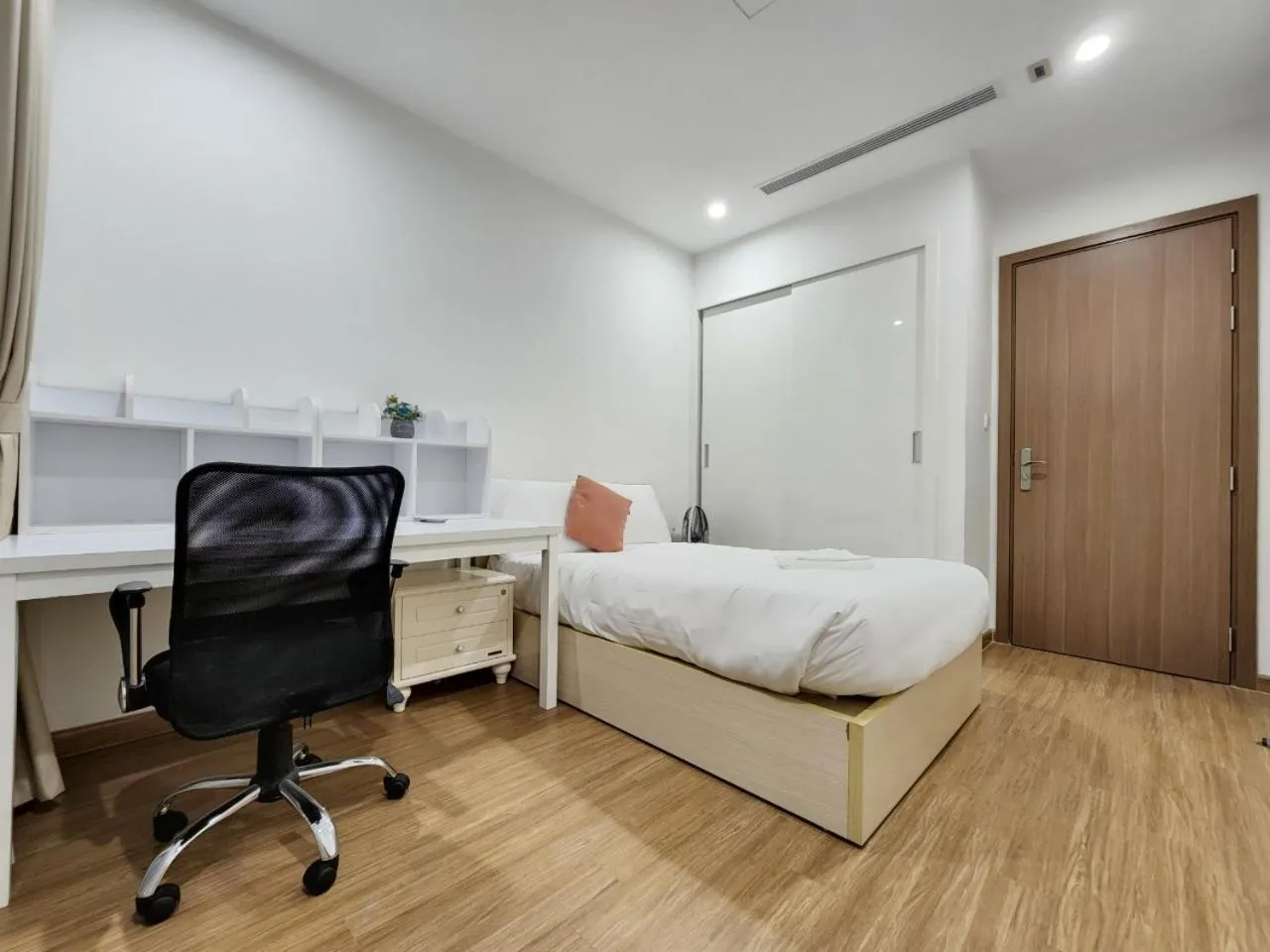 Bed in Vinhomes Skylake