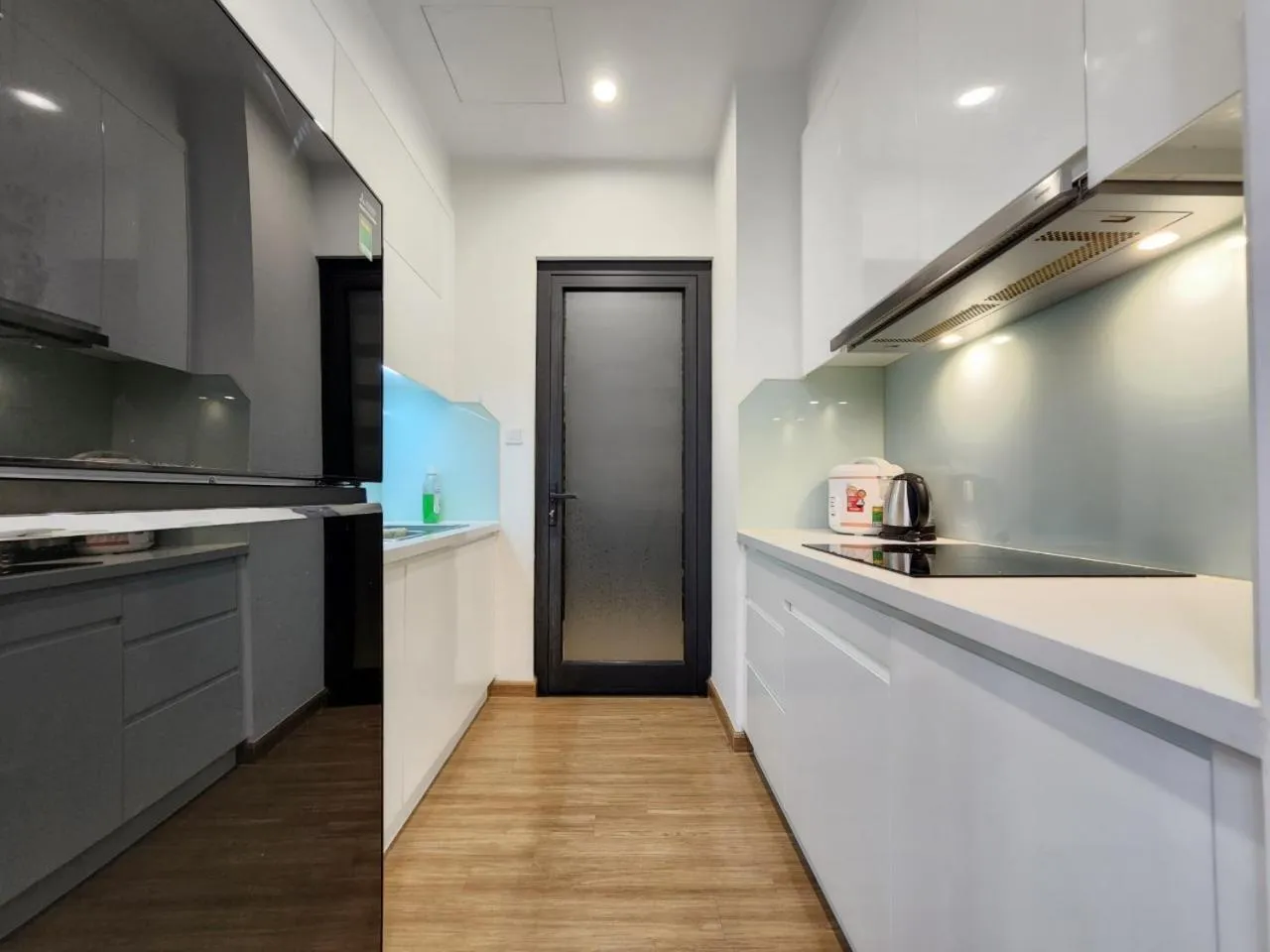 Kitchen or kitchenette in Vinhomes Skylake