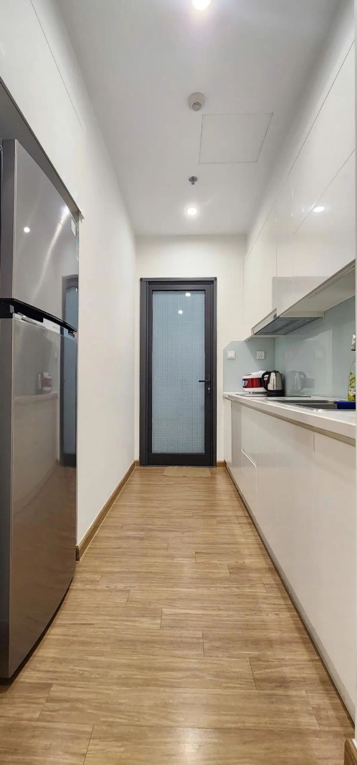 Kitchen or kitchenette in Vinhomes Skylake