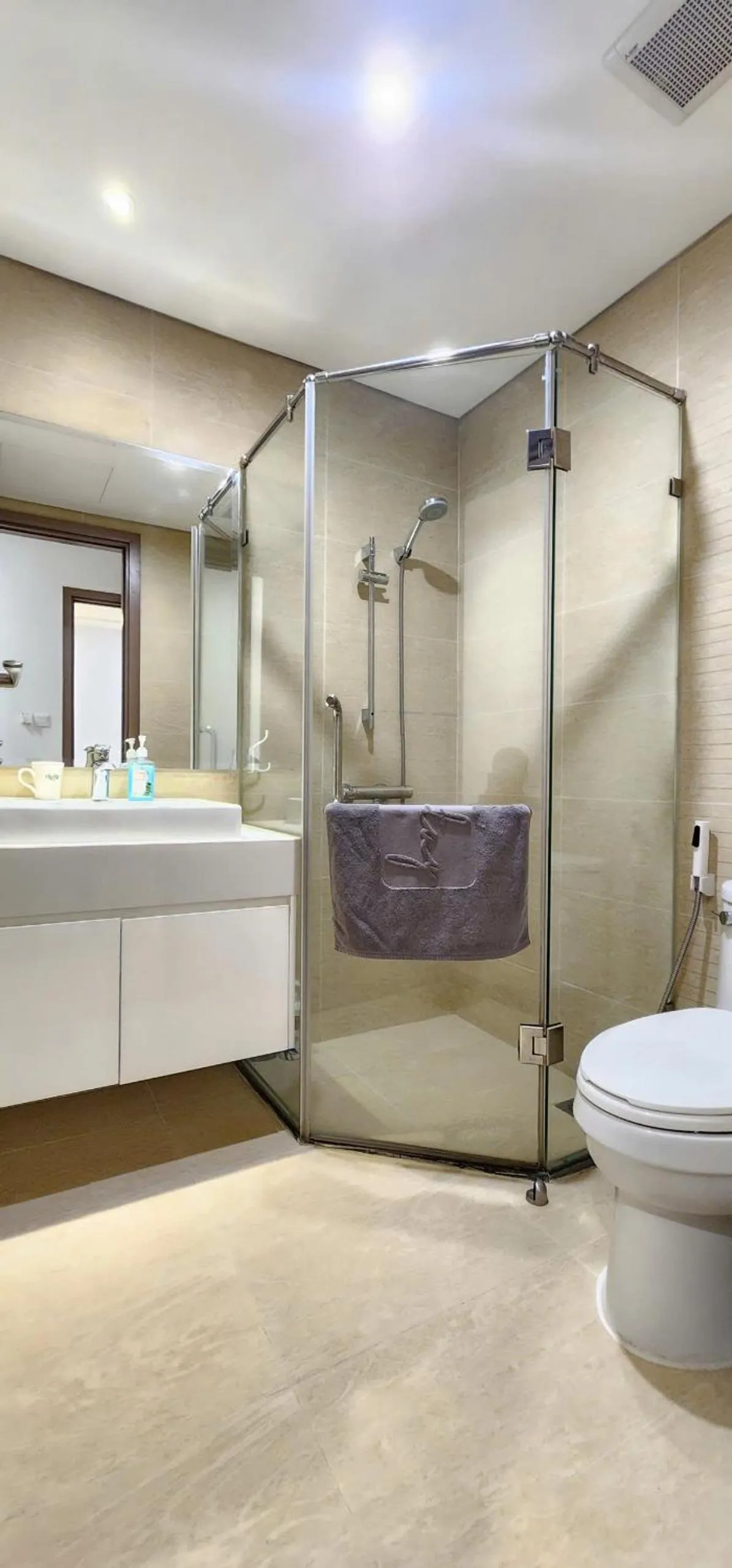 Shower in Vinhomes Skylake