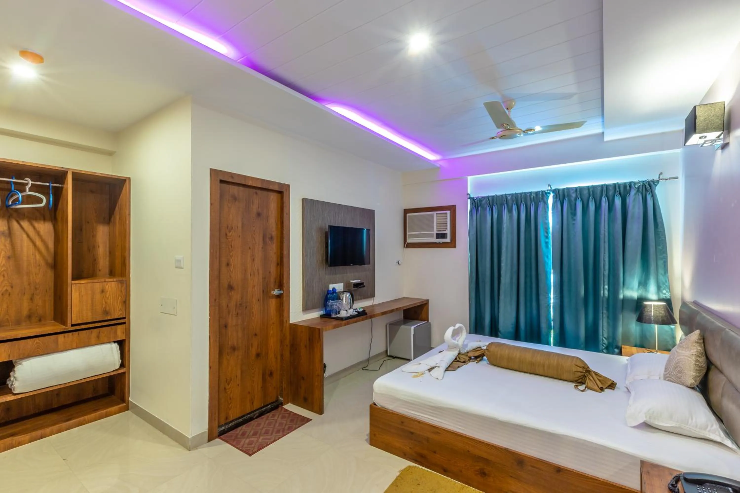 Bedroom, Bed in The Piku's Inn