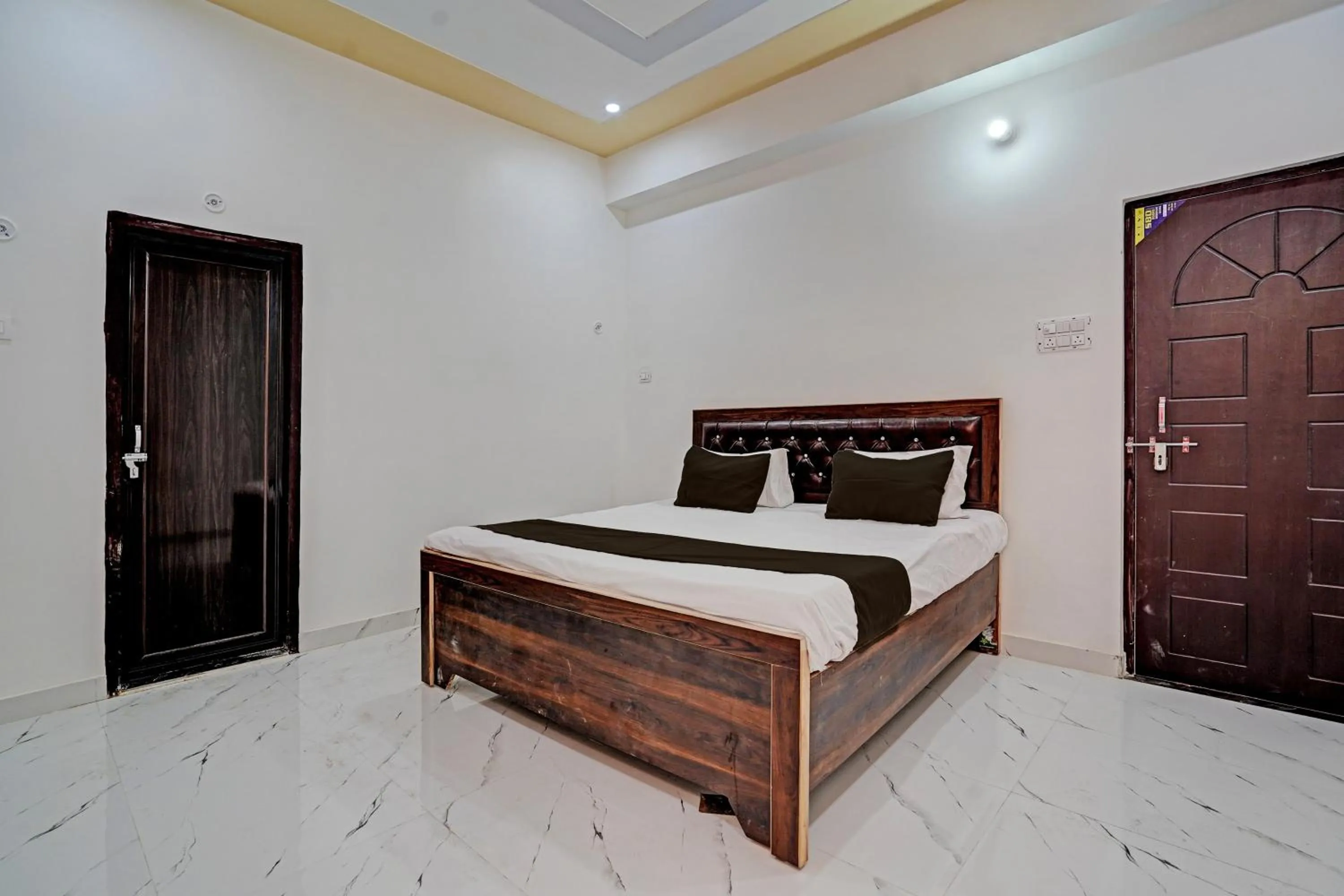 Bedroom, Bed in Hotel O by OYO Hira Royal Palace And Lawn