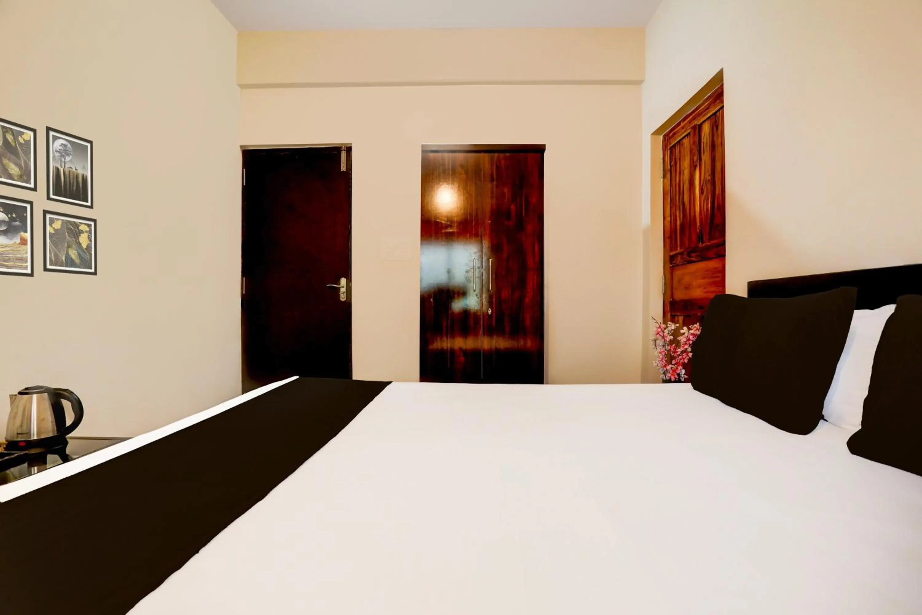 Bedroom, Bed in Hotel O Aqua Service Apartments