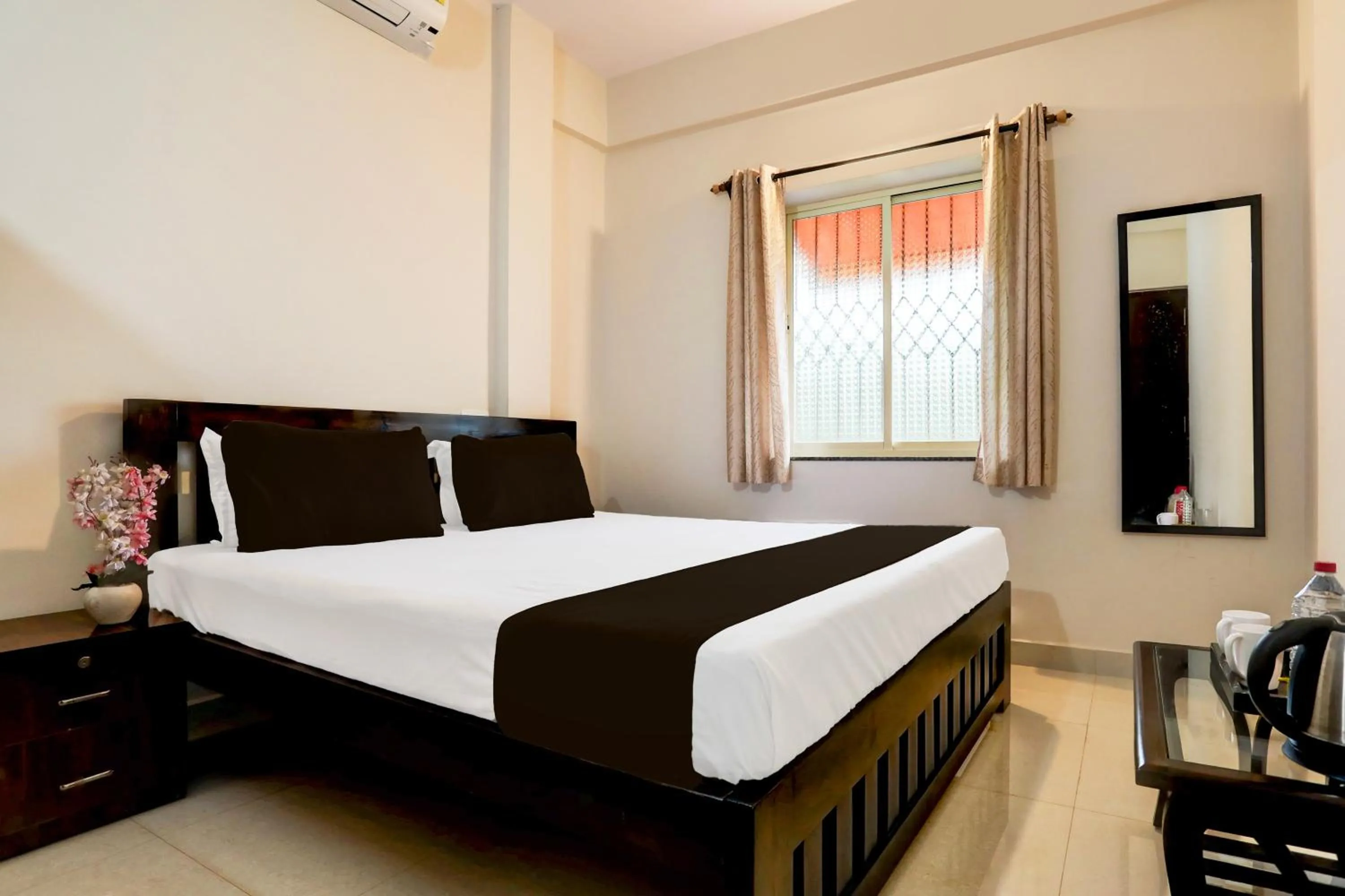 Bedroom, Bed in Hotel O Aqua Service Apartments