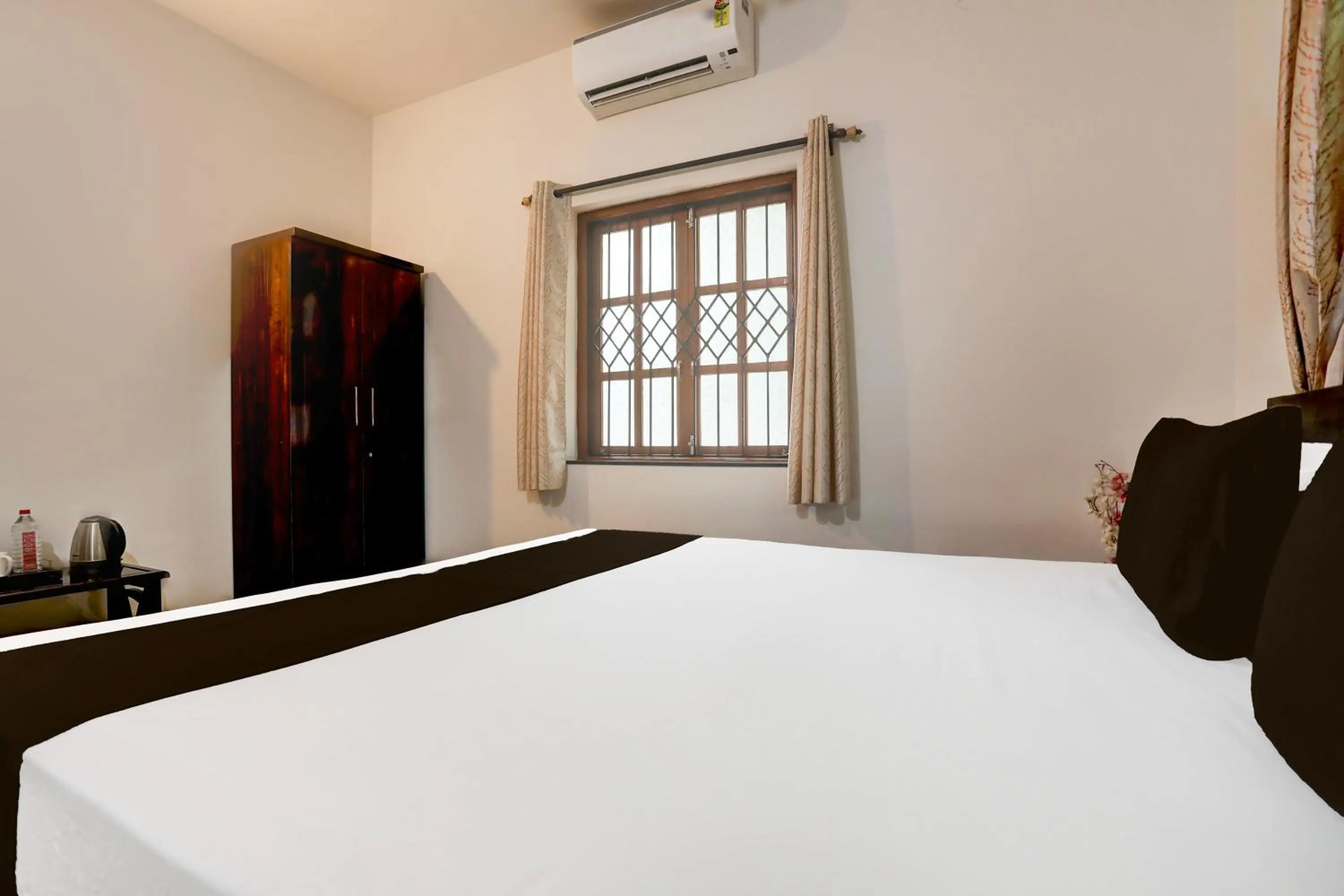 Bedroom, Bed in Hotel O Aqua Service Apartments