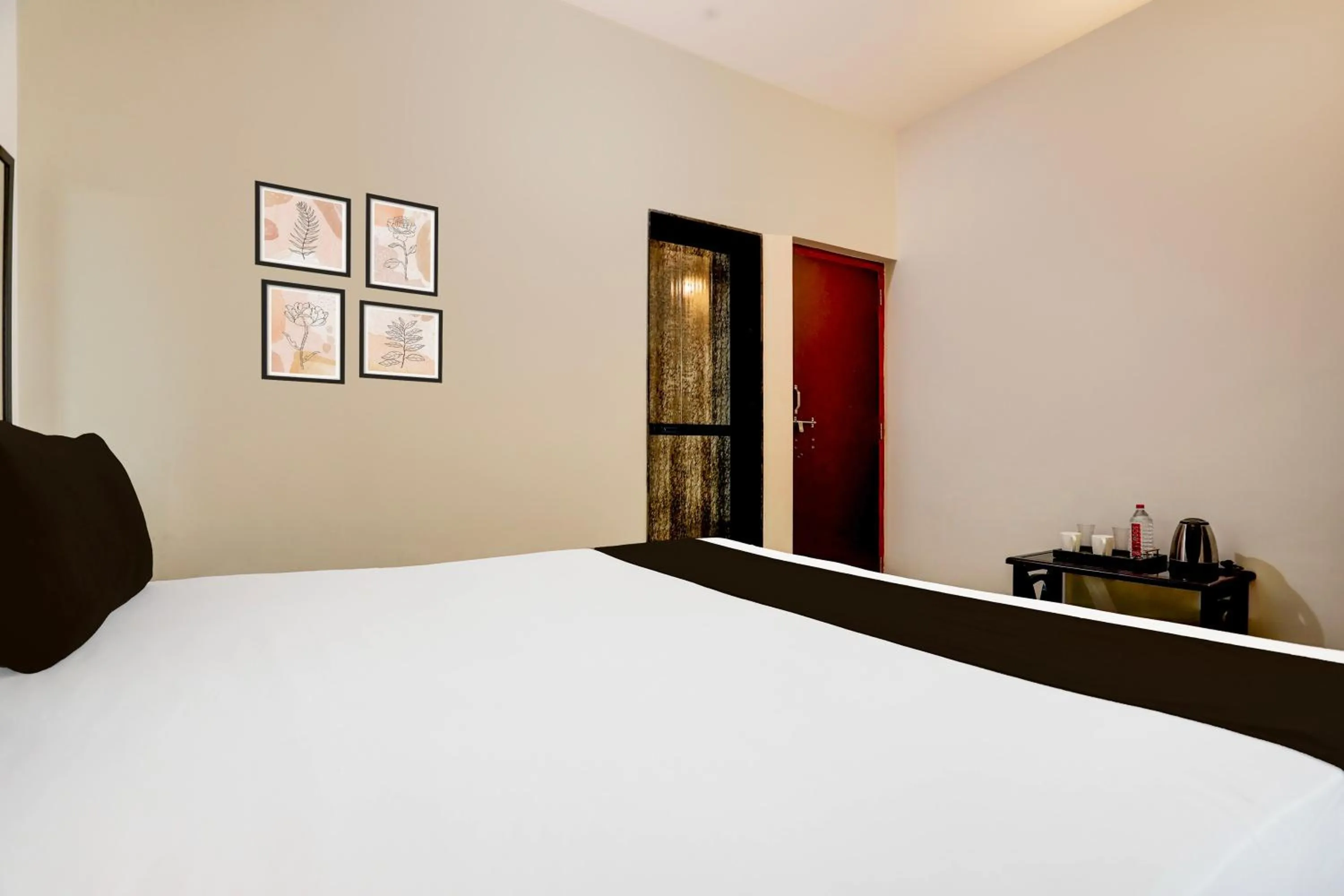 Bedroom, Bed in Hotel O Aqua Service Apartments