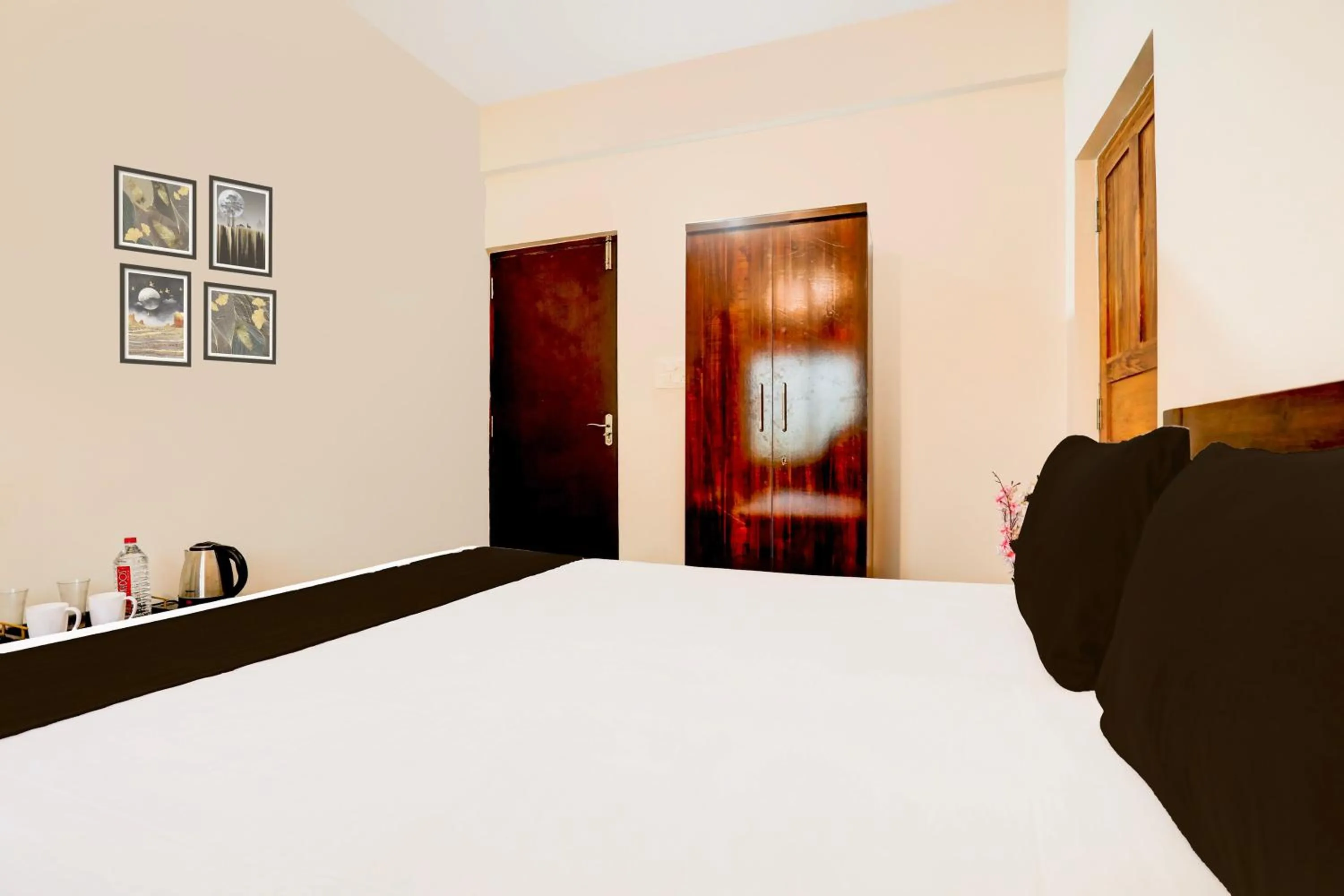 Bedroom, Bed in Hotel O Aqua Service Apartments