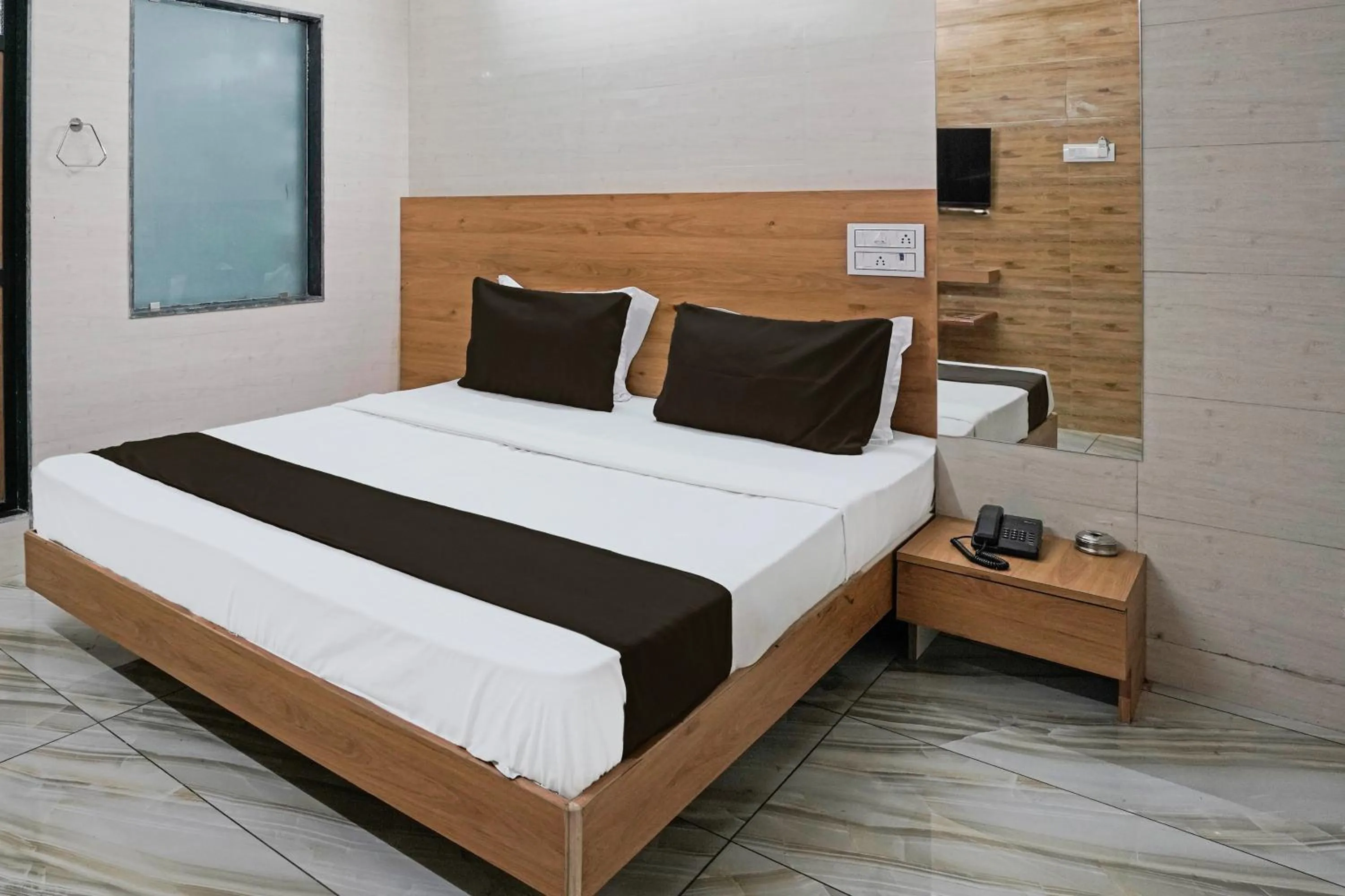 Bedroom, Bed in Hotel O H.R.KING HOTEL