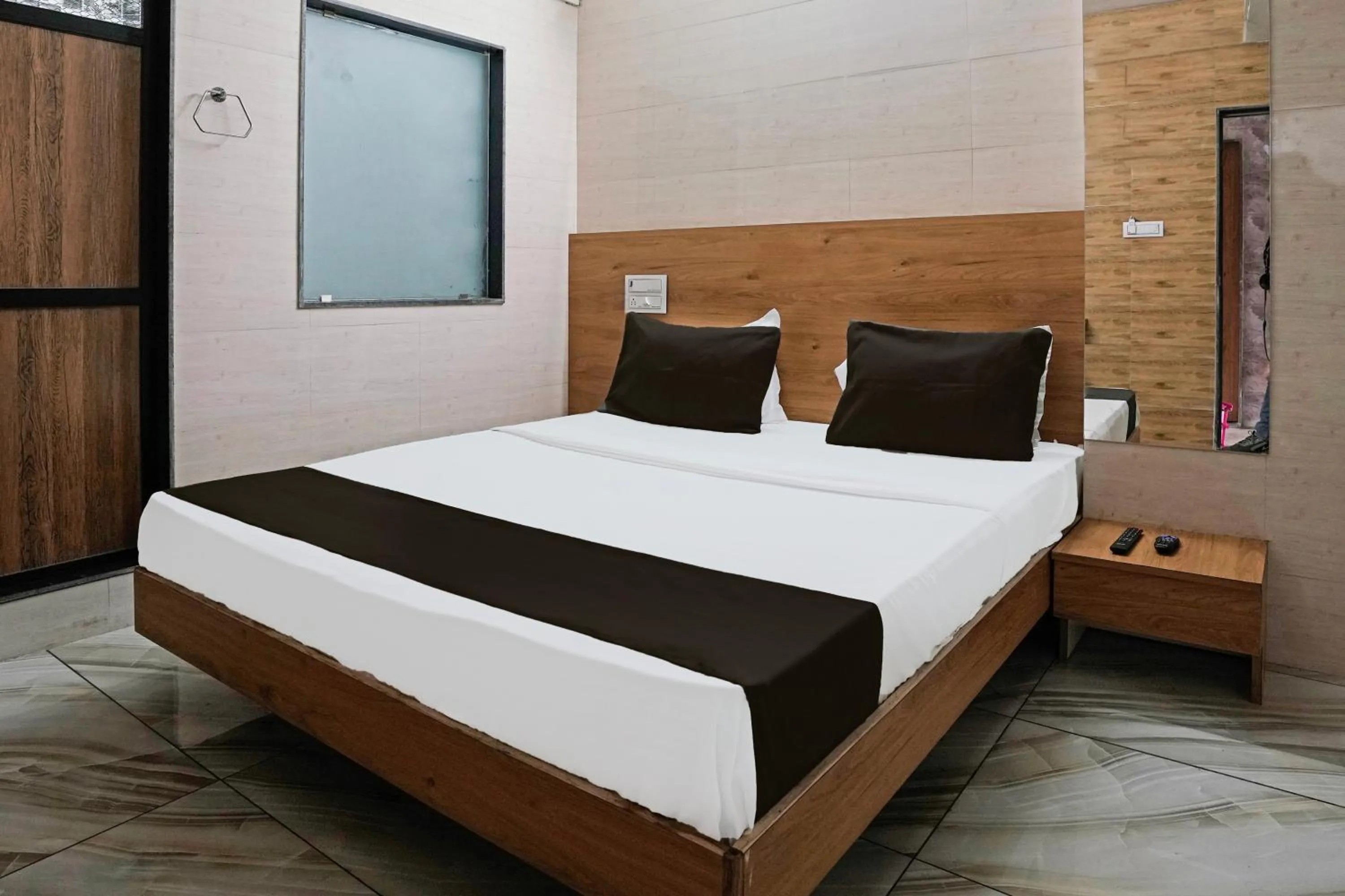 Bedroom, Bed in Hotel O H.R.KING HOTEL