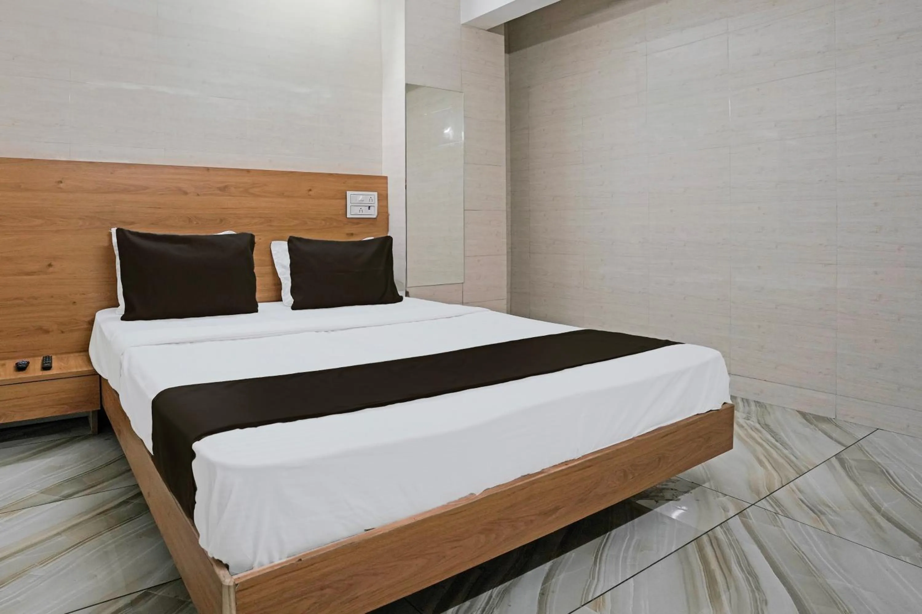 Bedroom, Bed in Hotel O H.R.KING HOTEL