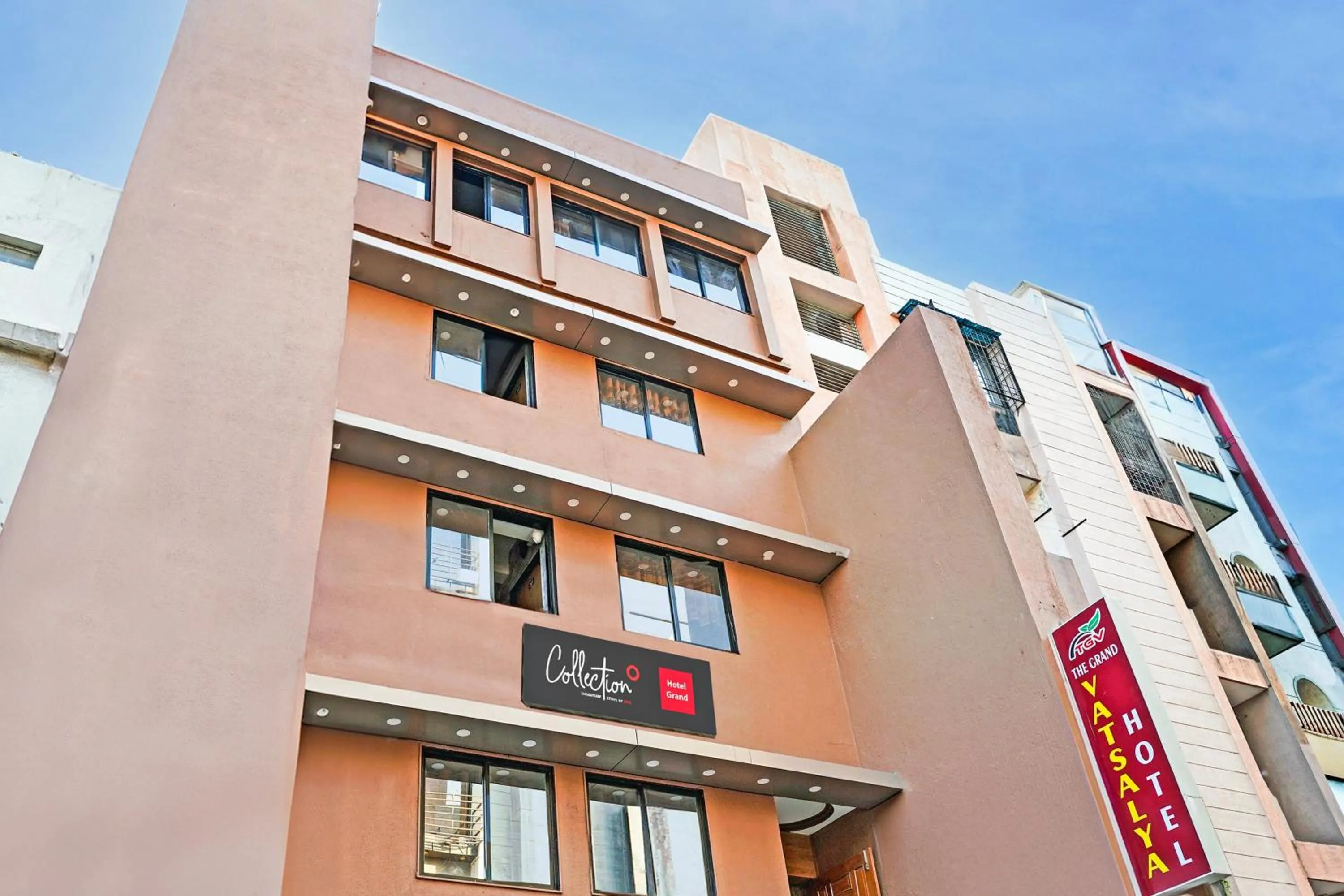 Facade/entrance in Hotel O H.R.KING HOTEL