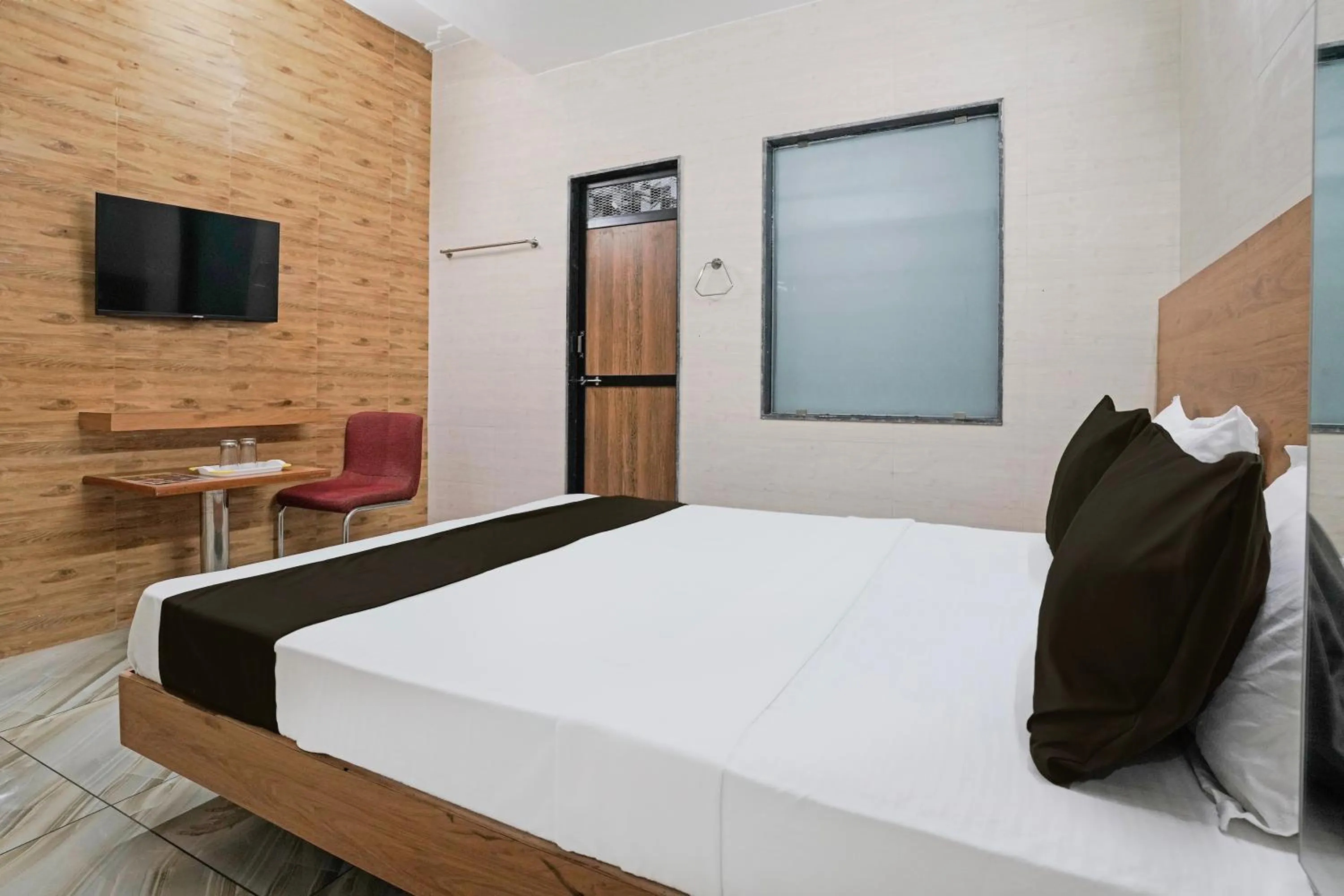 Bedroom, Bed in Hotel O H.R.KING HOTEL