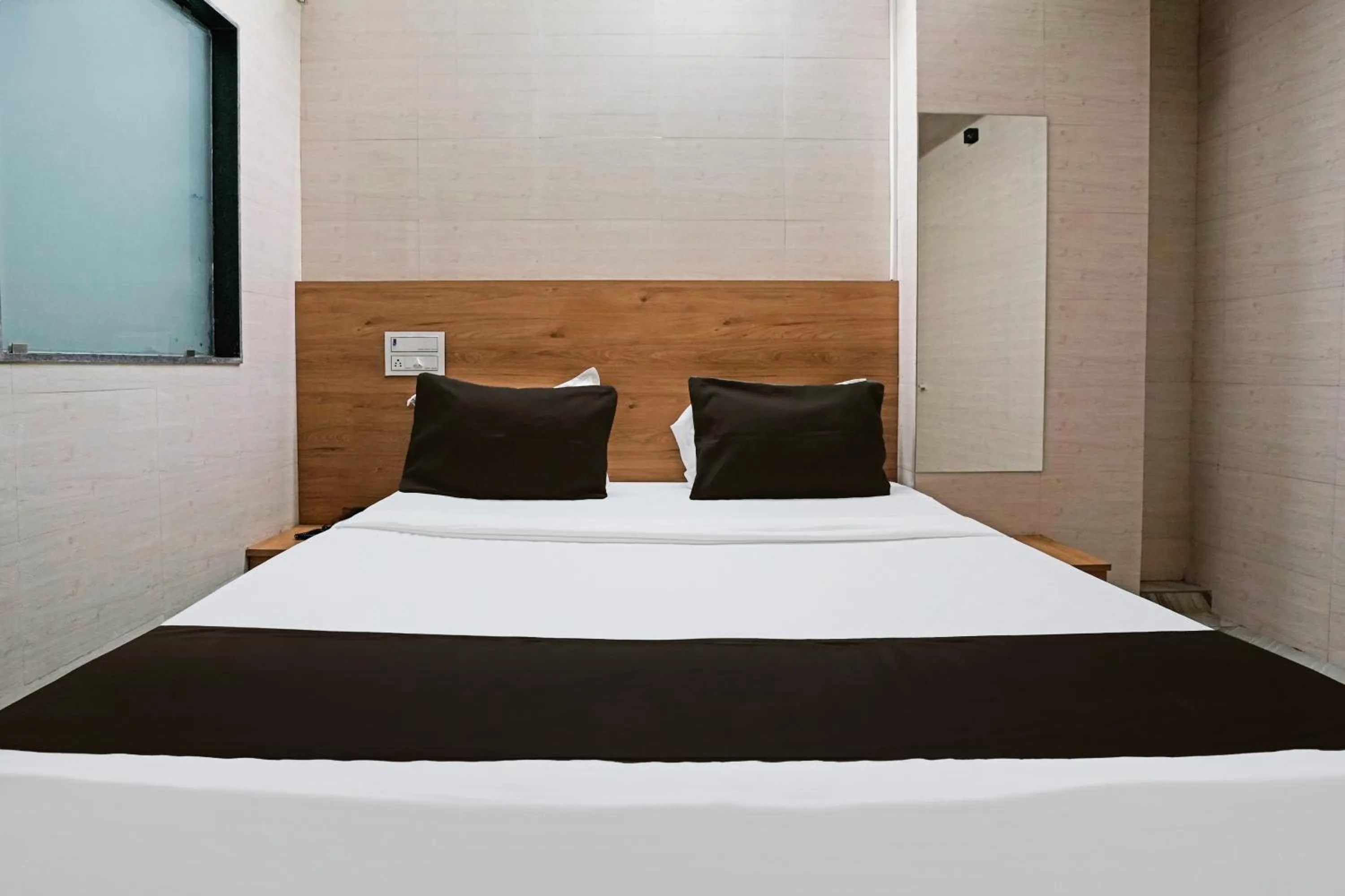 Bedroom, Bed in Hotel O H.R.KING HOTEL