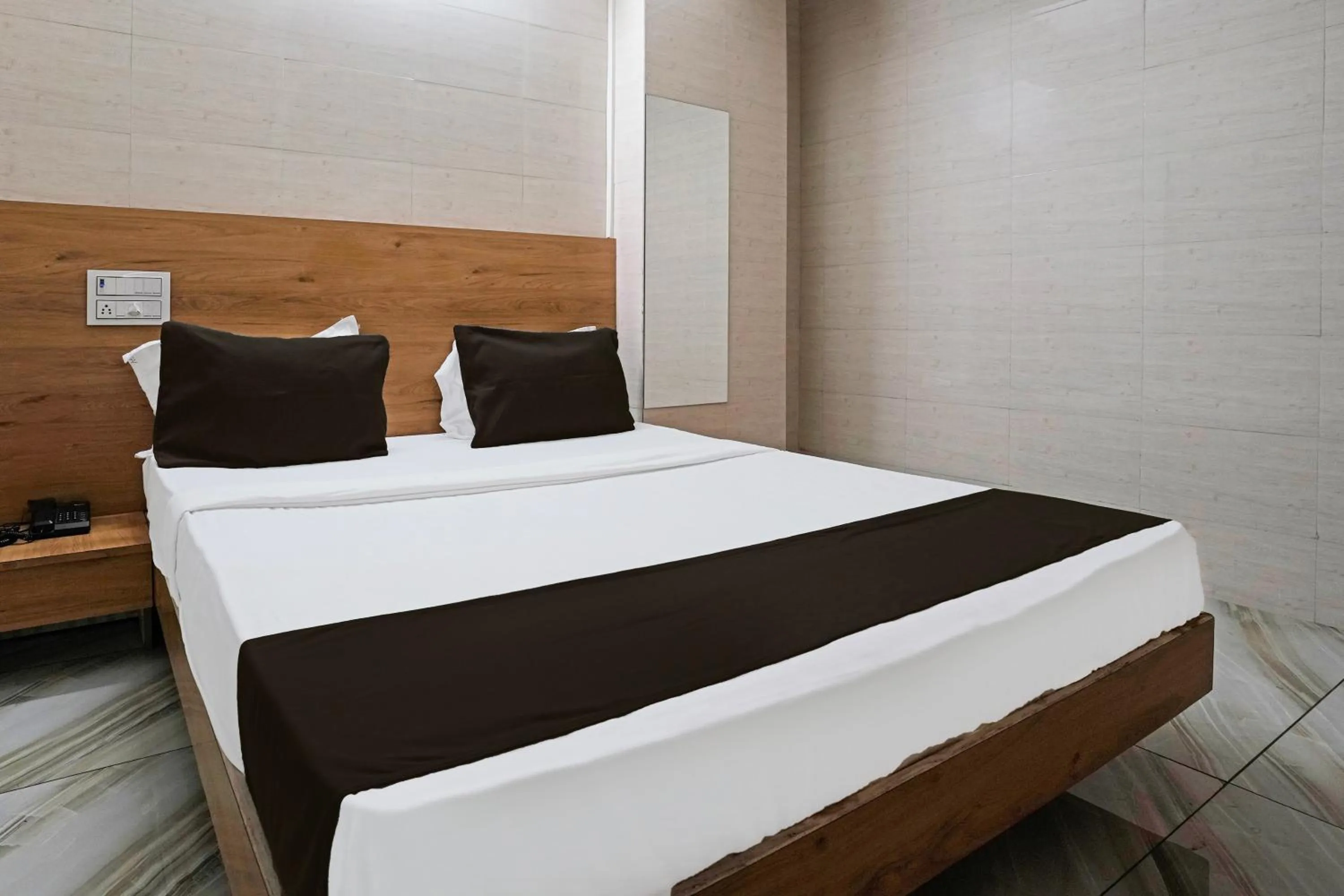 Bedroom, Bed in Hotel O H.R.KING HOTEL