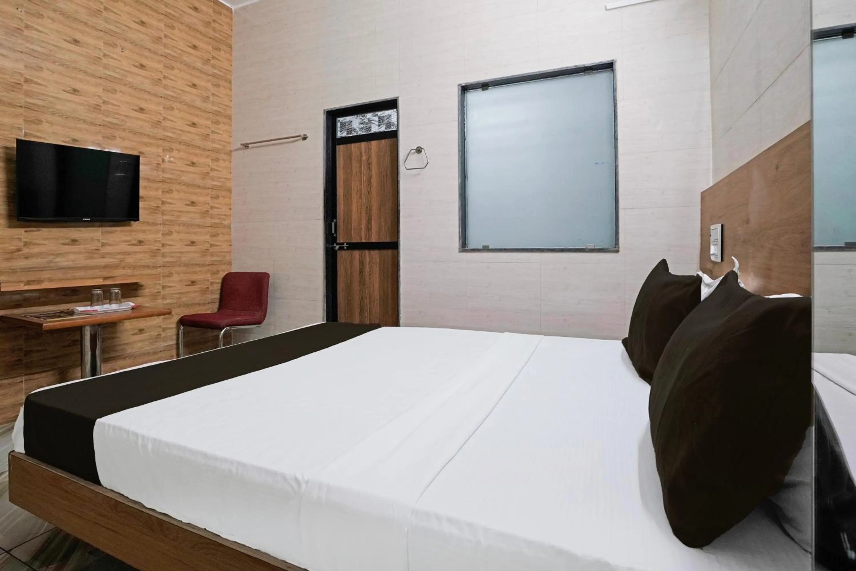 Bedroom, Bed in Hotel O H.R.KING HOTEL