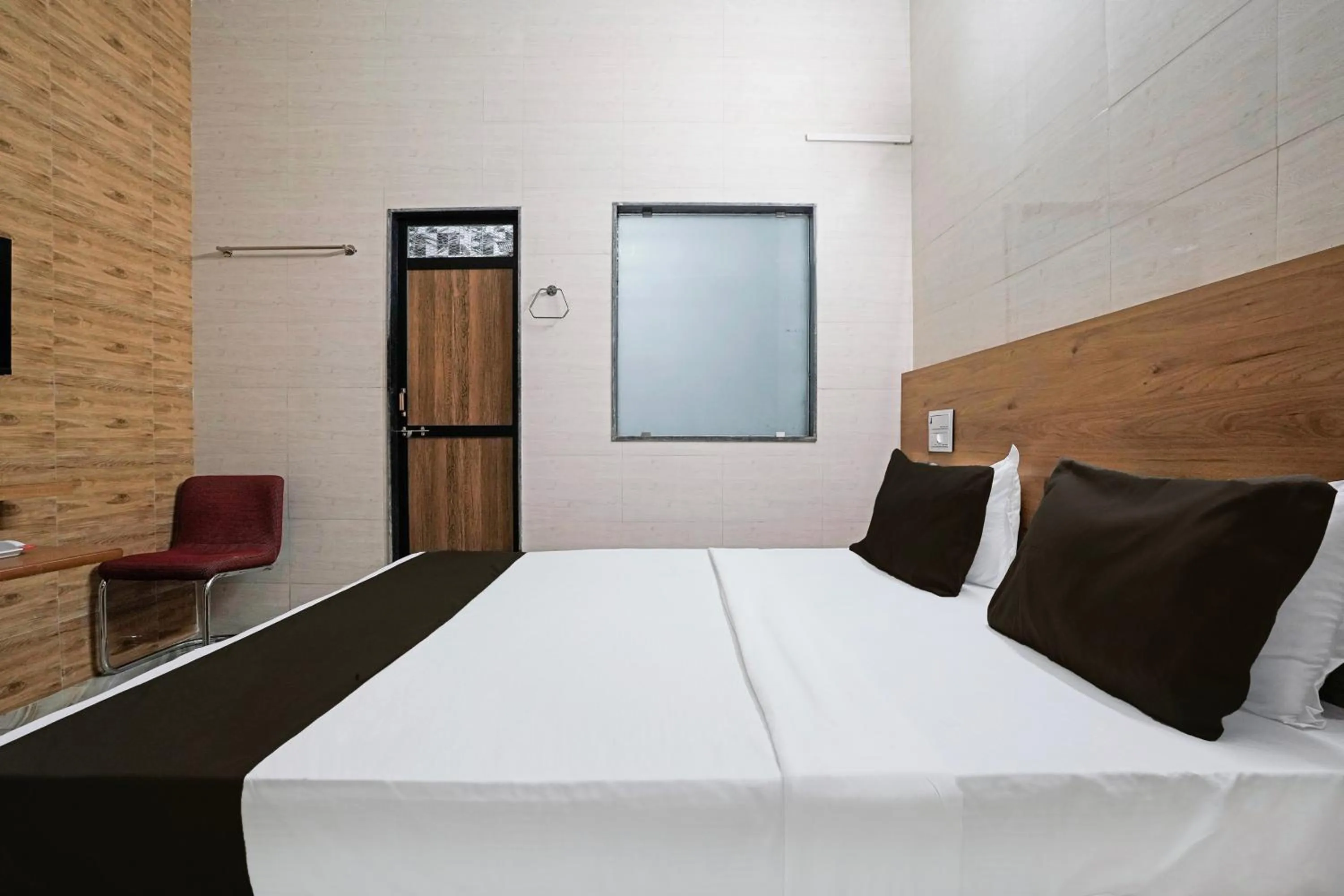 Bedroom, Bed in Hotel O H.R.KING HOTEL