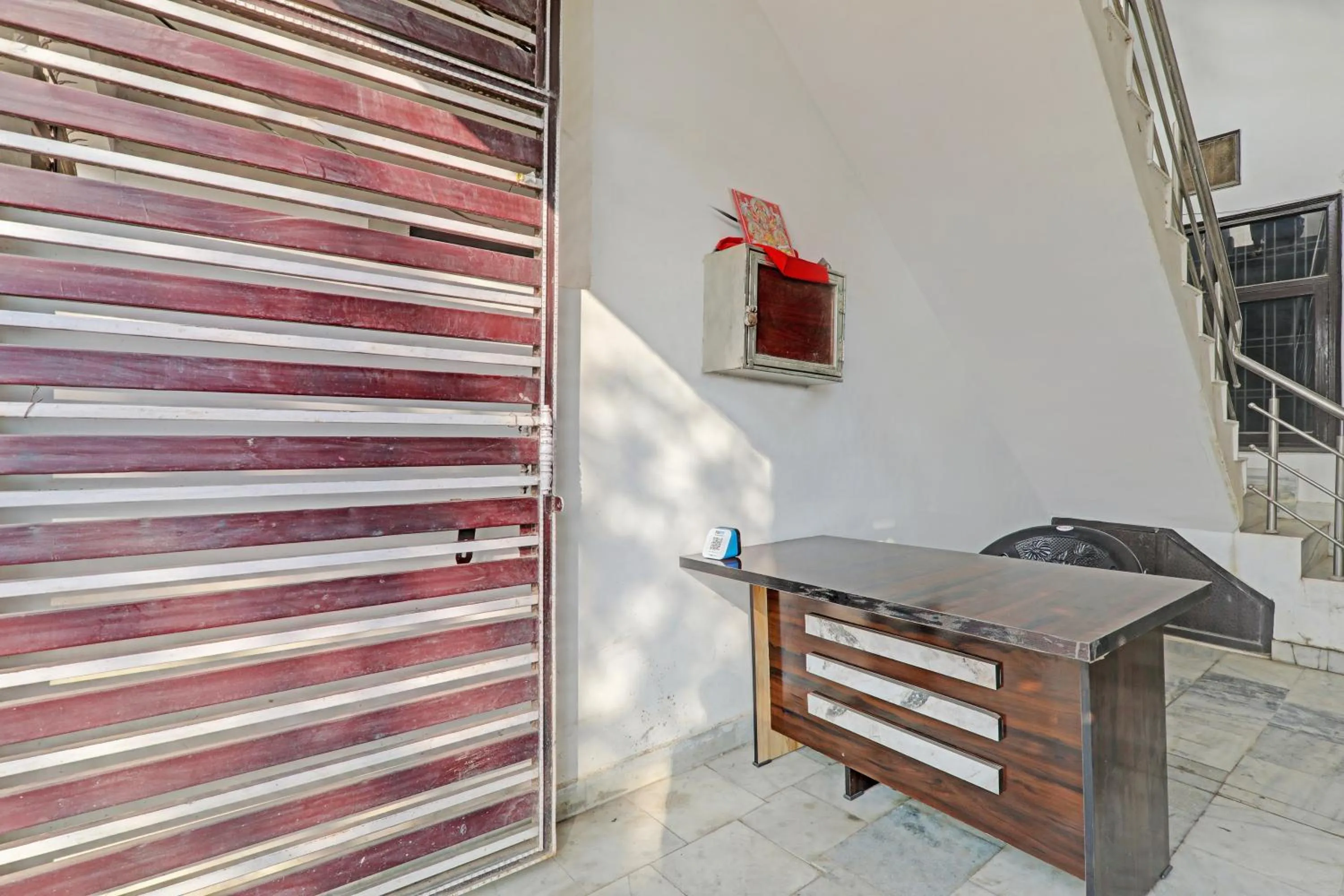 Lobby or reception in Hotel O Jankipuram Paradise Hotel