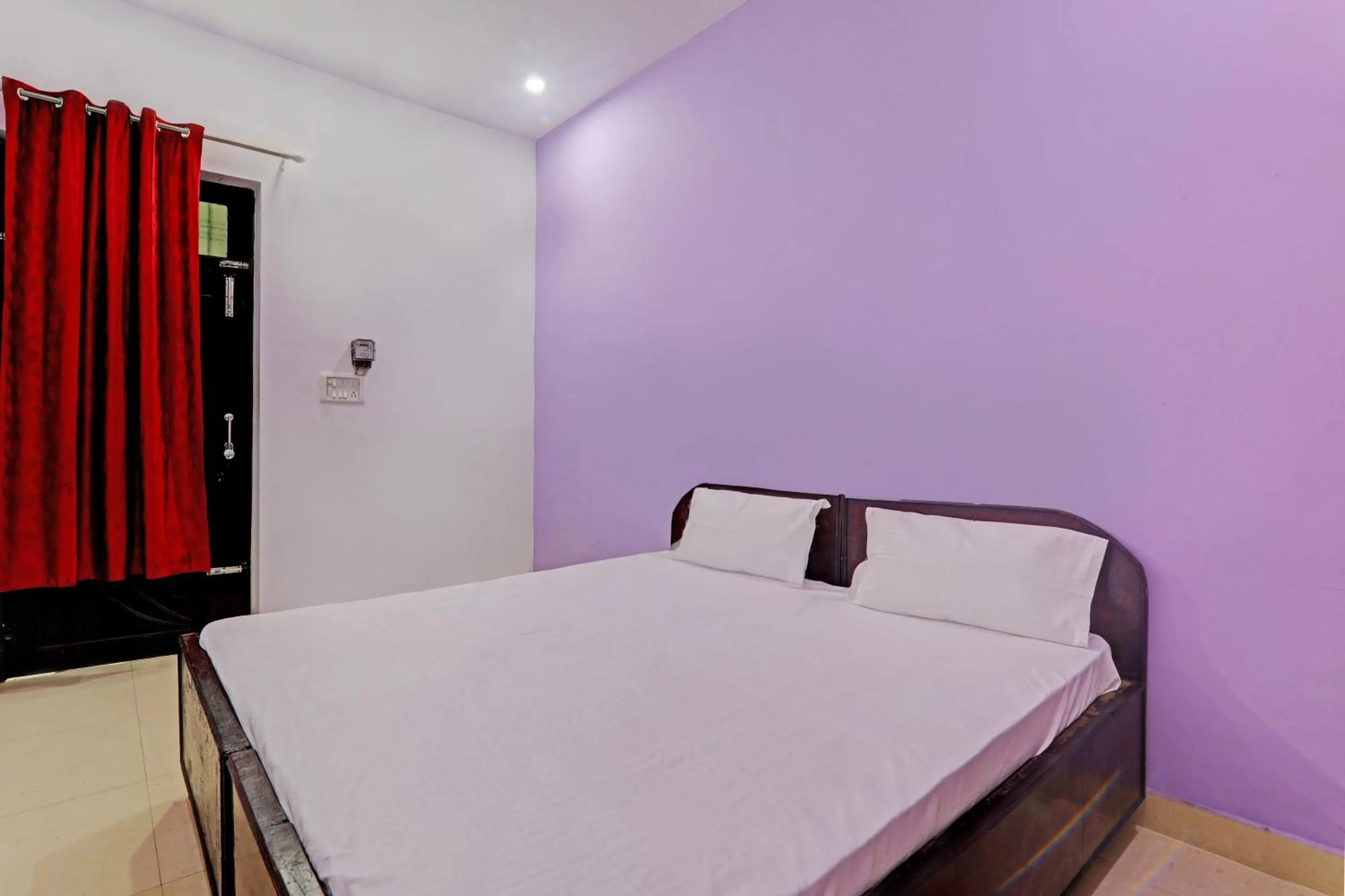 Bedroom, Bed in Hotel O Jankipuram Paradise Hotel