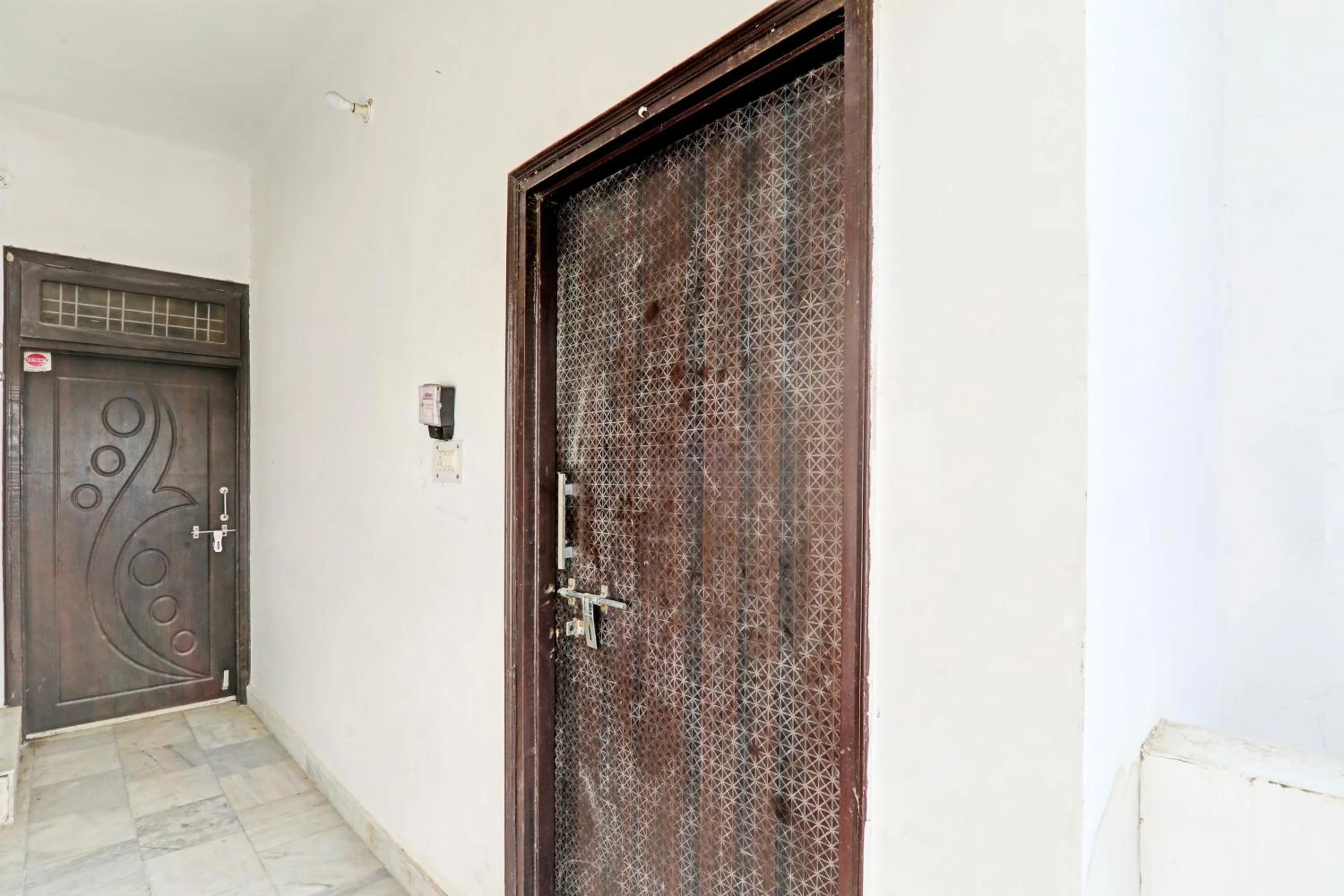 Lobby or reception in Hotel O Jankipuram Paradise Hotel