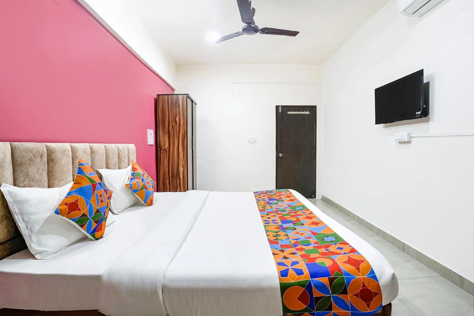 Bed in Via Sunset Residency - Nr Apollo Hospitals