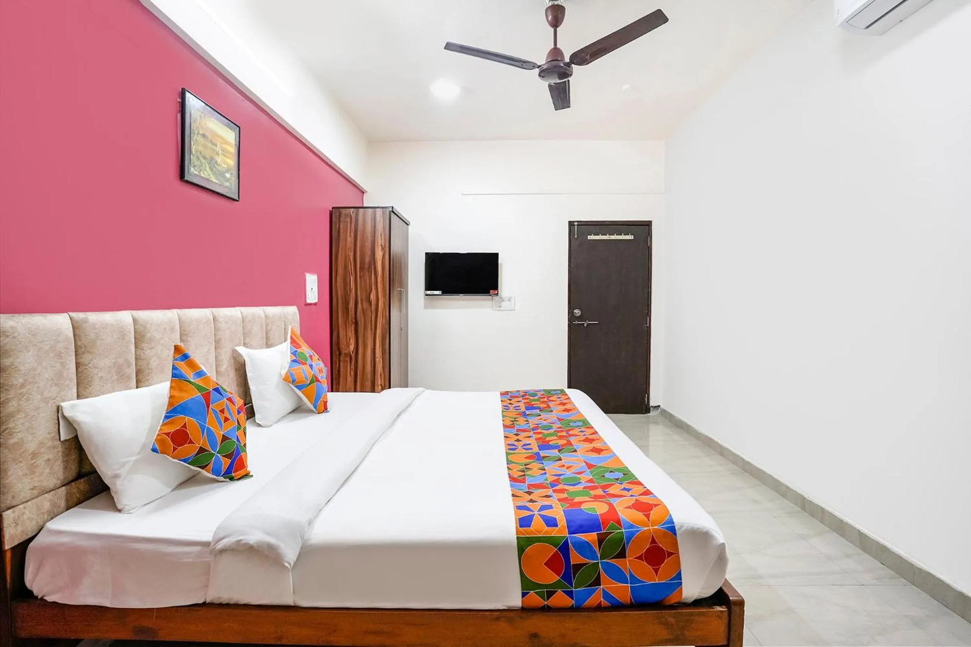 Bed in Via Sunset Residency - Nr Apollo Hospitals