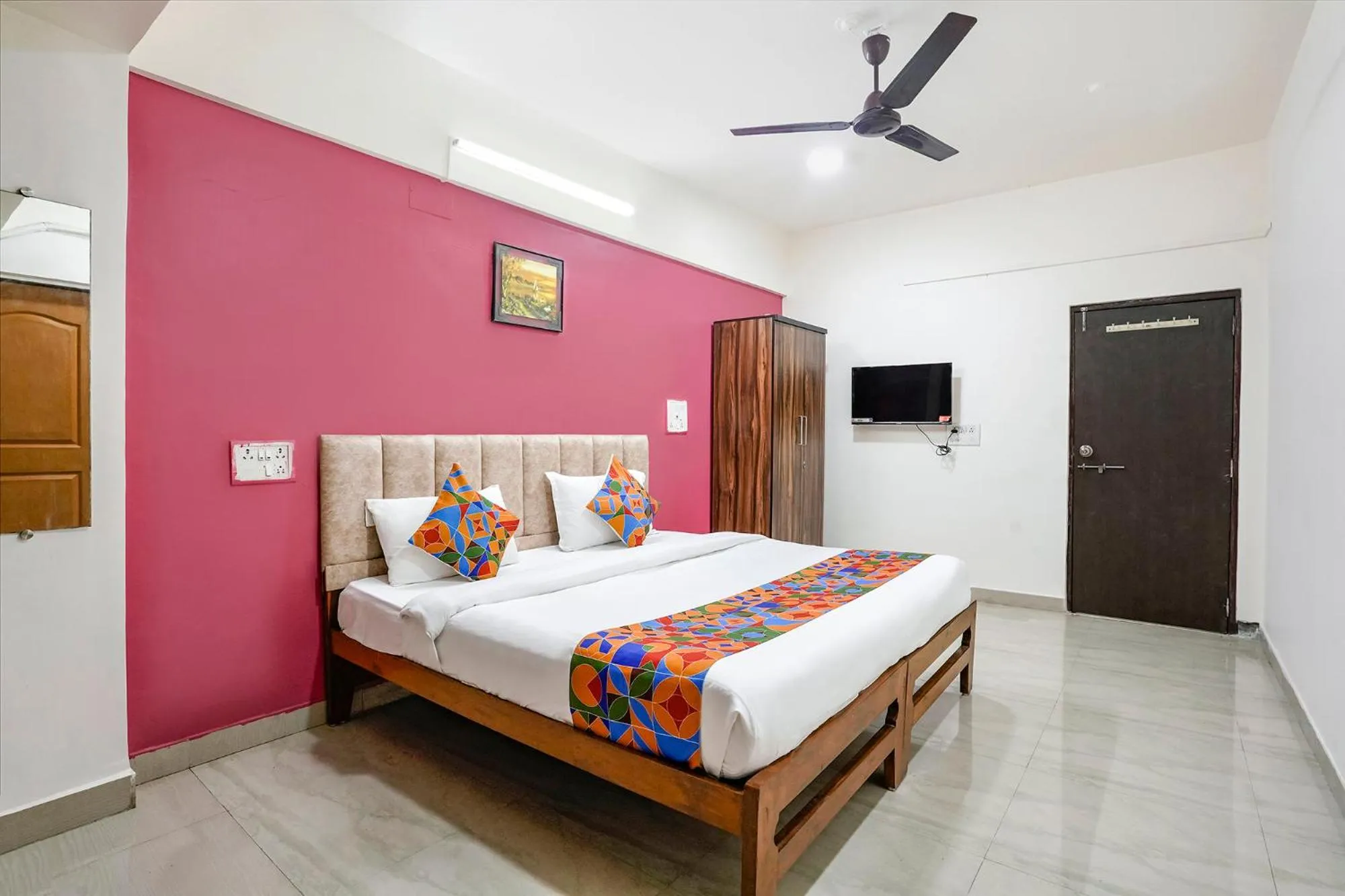 Bed in Via Sunset Residency - Nr Apollo Hospitals