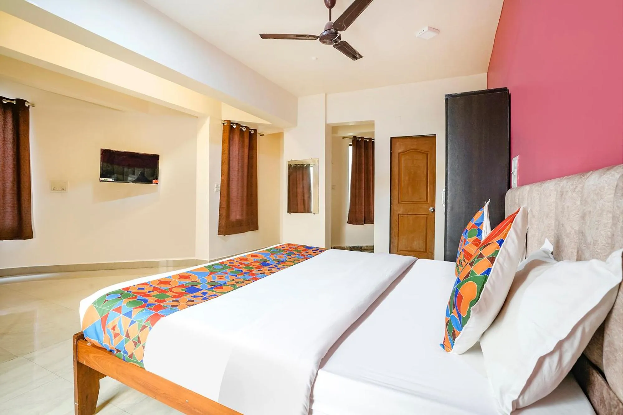 Bed in Via Sunset Residency - Nr Apollo Hospitals