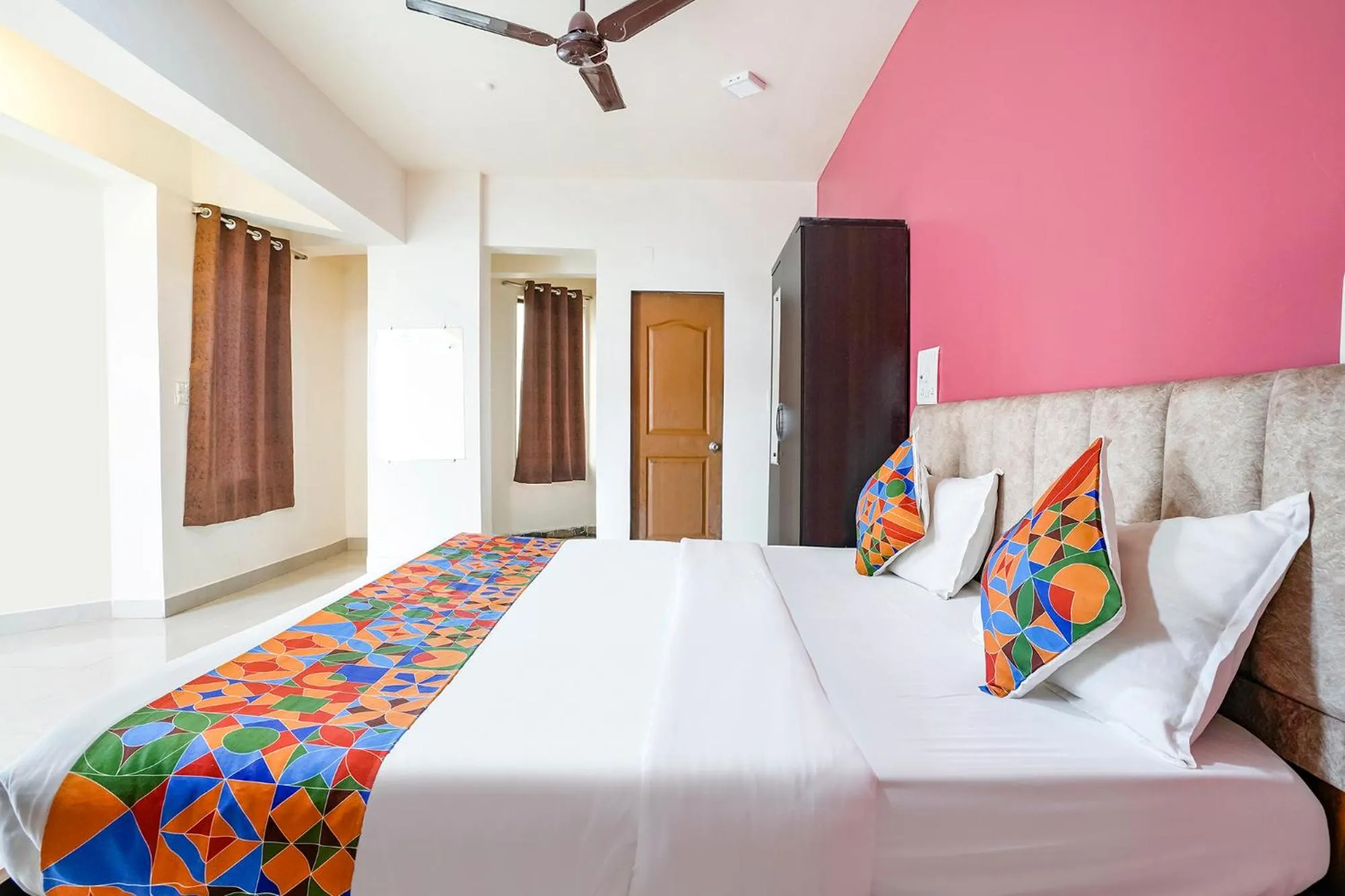 Bed in Via Sunset Residency - Nr Apollo Hospitals