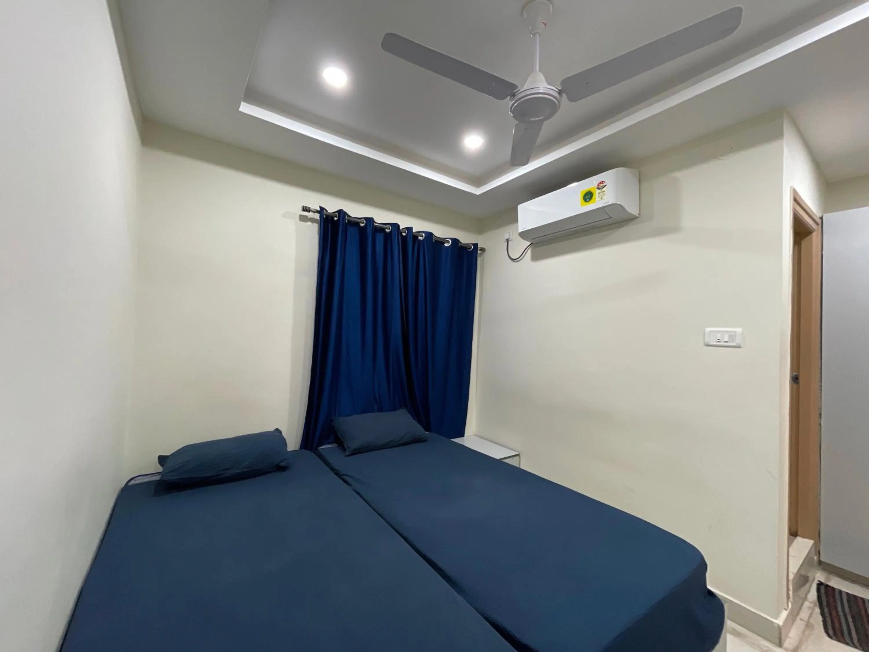 Bedroom in Hotel O Helloworld tech view