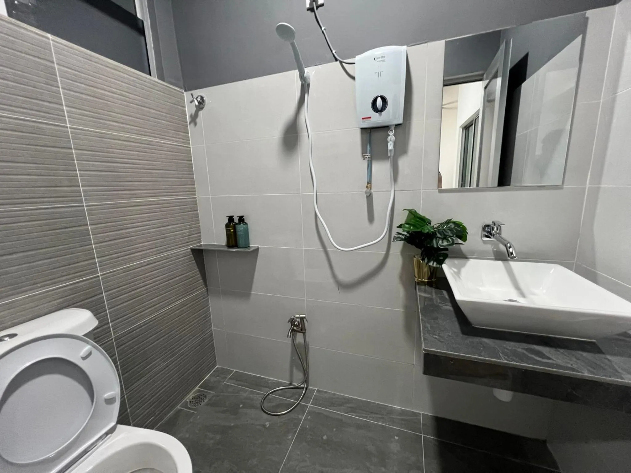 Bathroom in FunkyVila4 14PAX 4BR Near188Tower, ArtStreet, HTTA