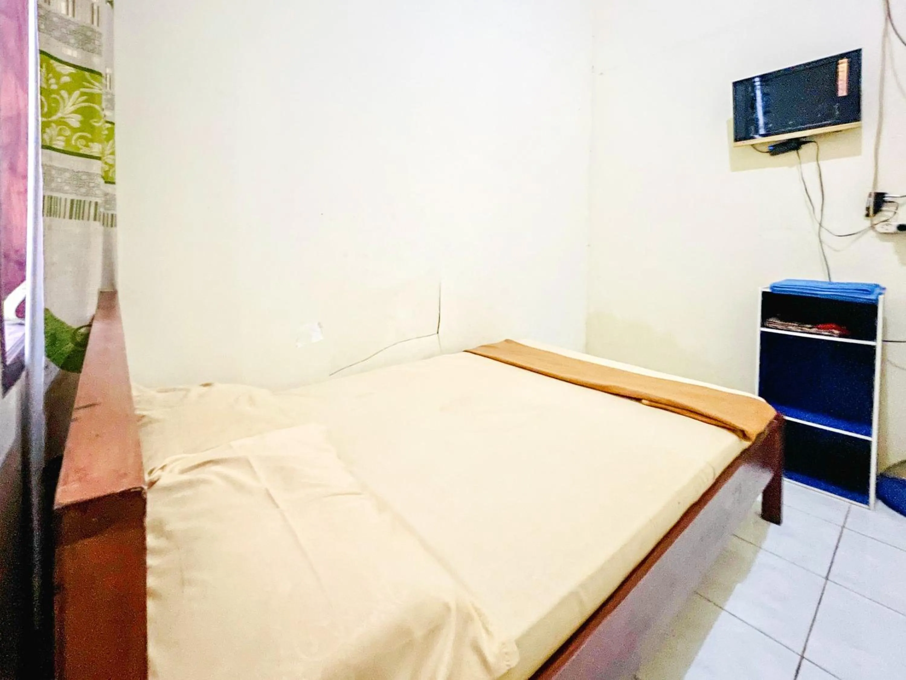Bedroom, Bed in Wisma Air Mancur Malang Mitra RedDoorz